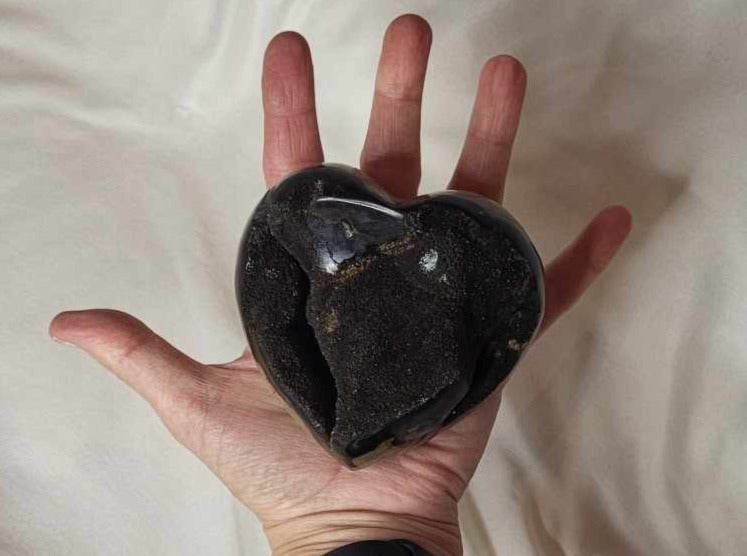 Hjerte Septarie Sort - 690 gr.