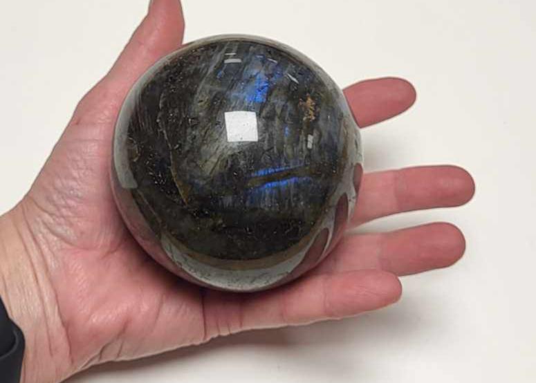 Labradorit 1 kg.