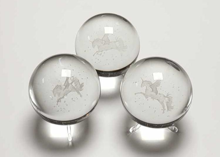 Glaskugle med Unicorn