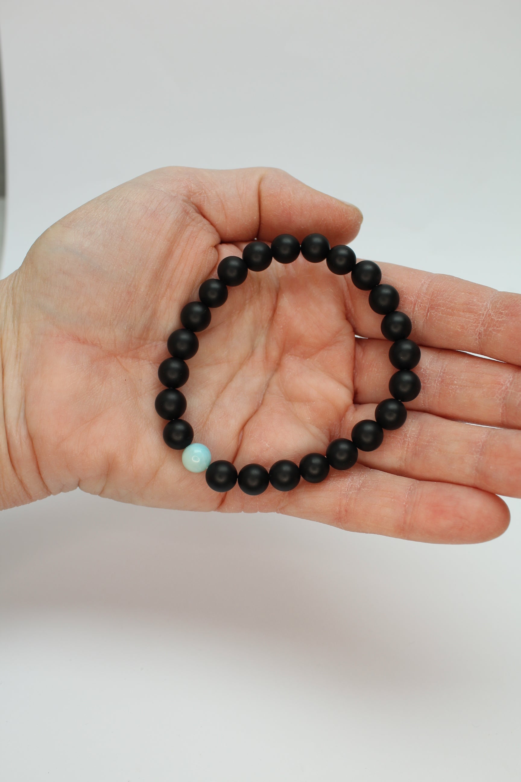 Armbånd Hals Chakra - Larimar/Onyx