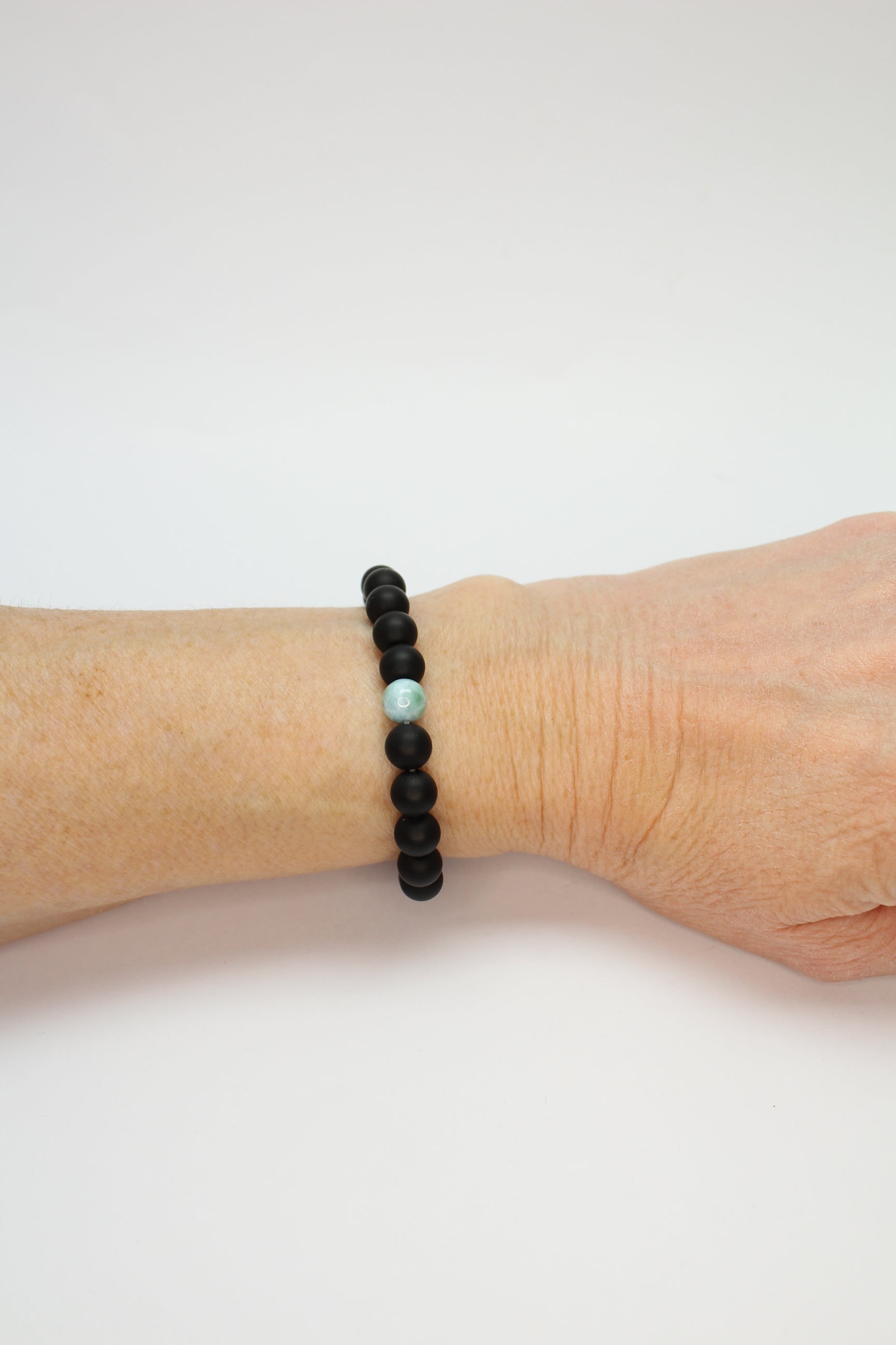 Armbånd Hals Chakra - Larimar/Onyx