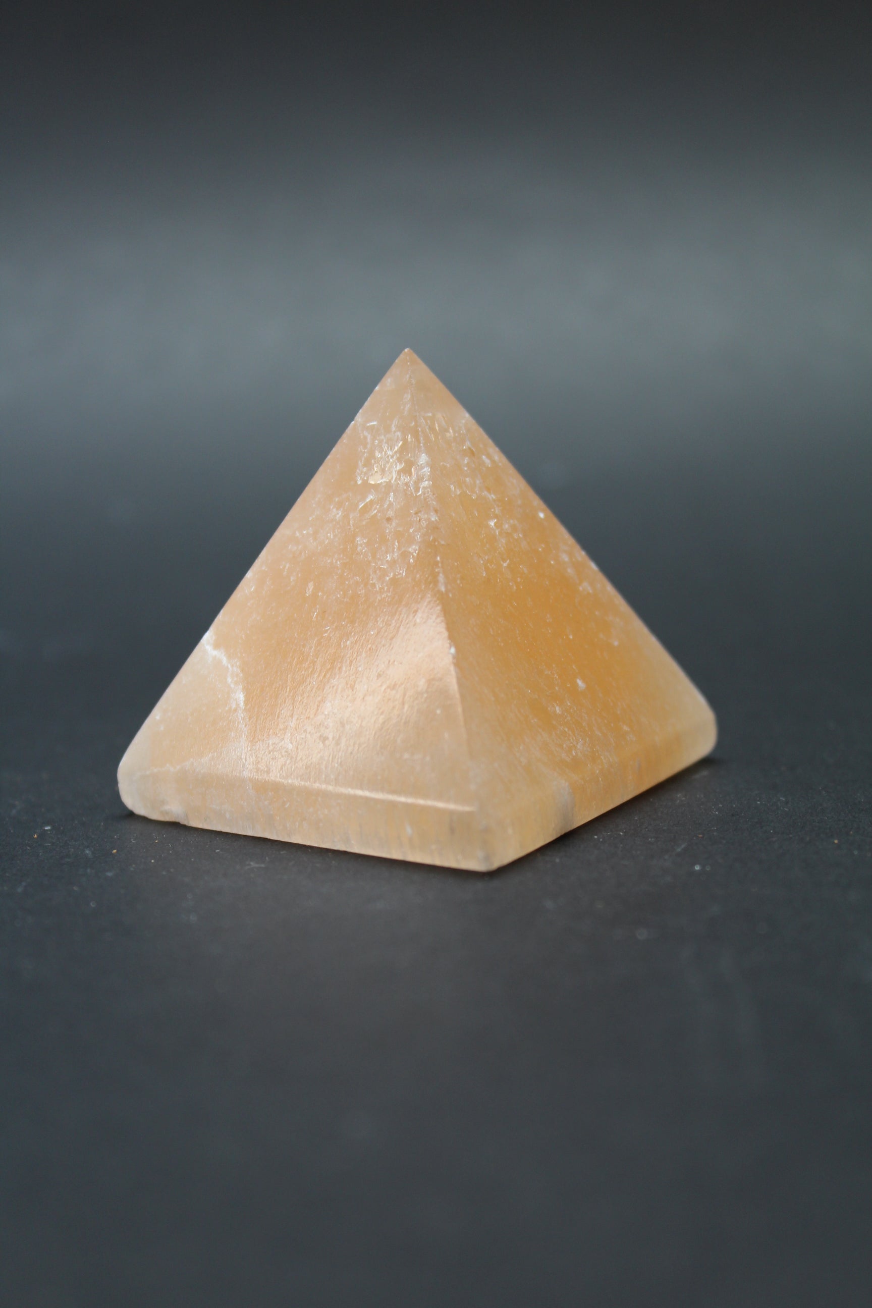 Orange Selenit Pyramide - 4cm