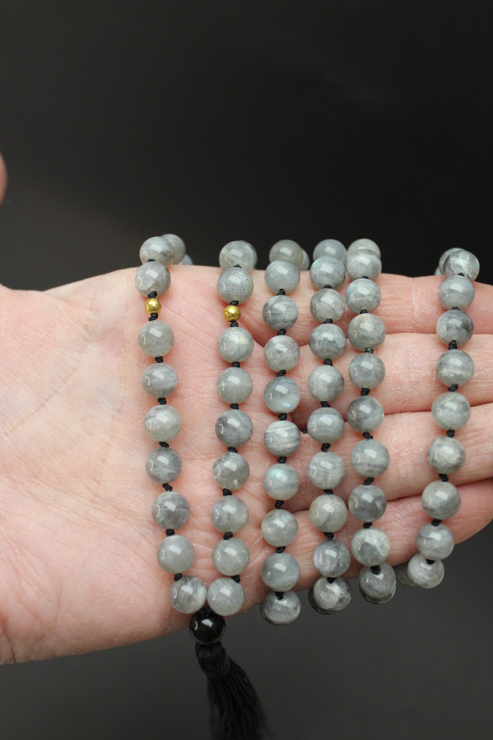 Mala Kæde Labradorit med 2 Gyldne Perler