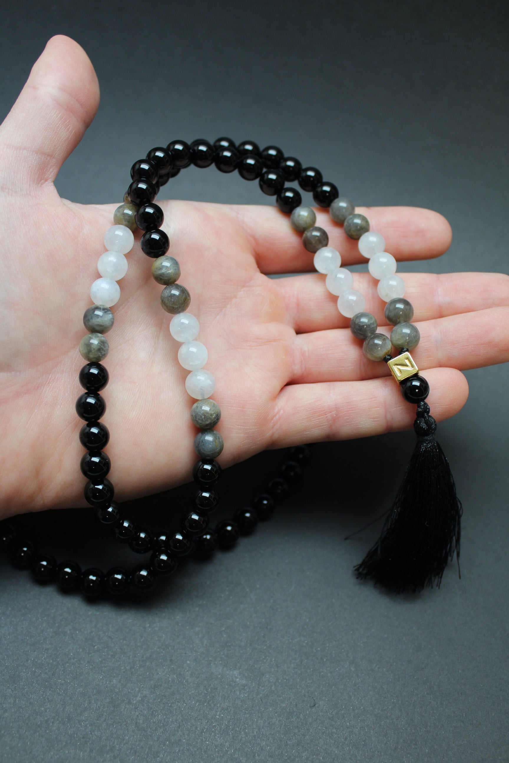 Mala Kæde - Onyx / Hvid Månesten / Sort Månesten - Balance & Intuition