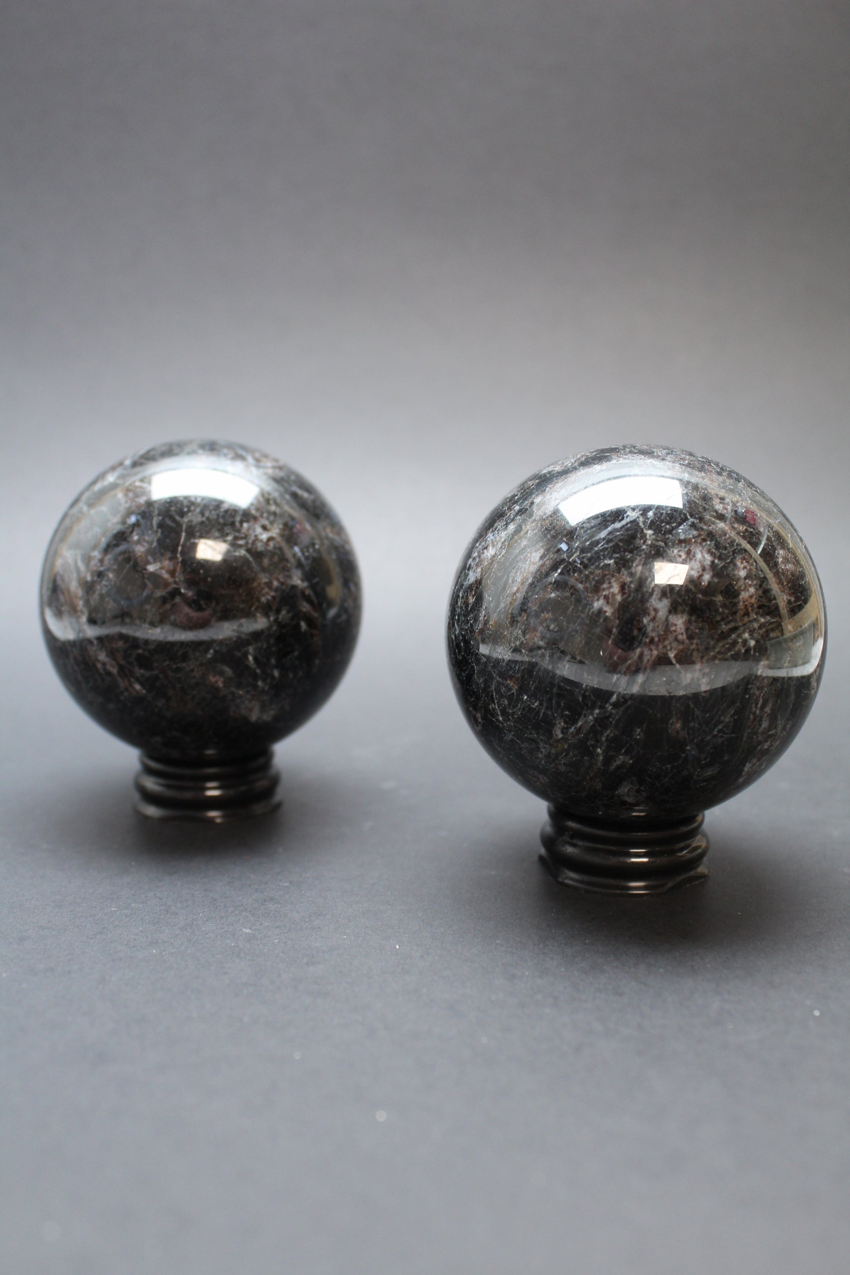 Granat kugle med Astrophyllit