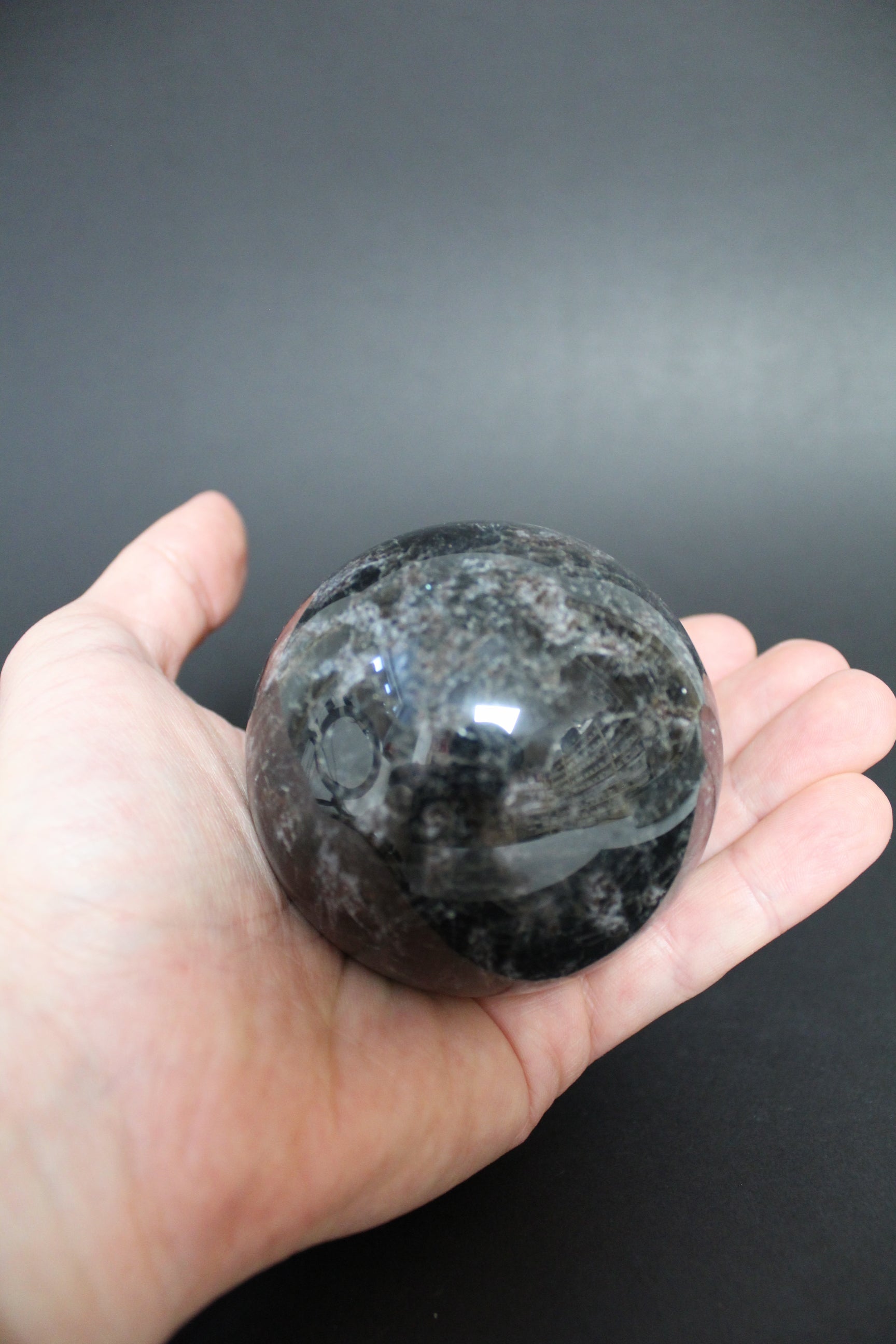 Granat kugle med Astrophyllit