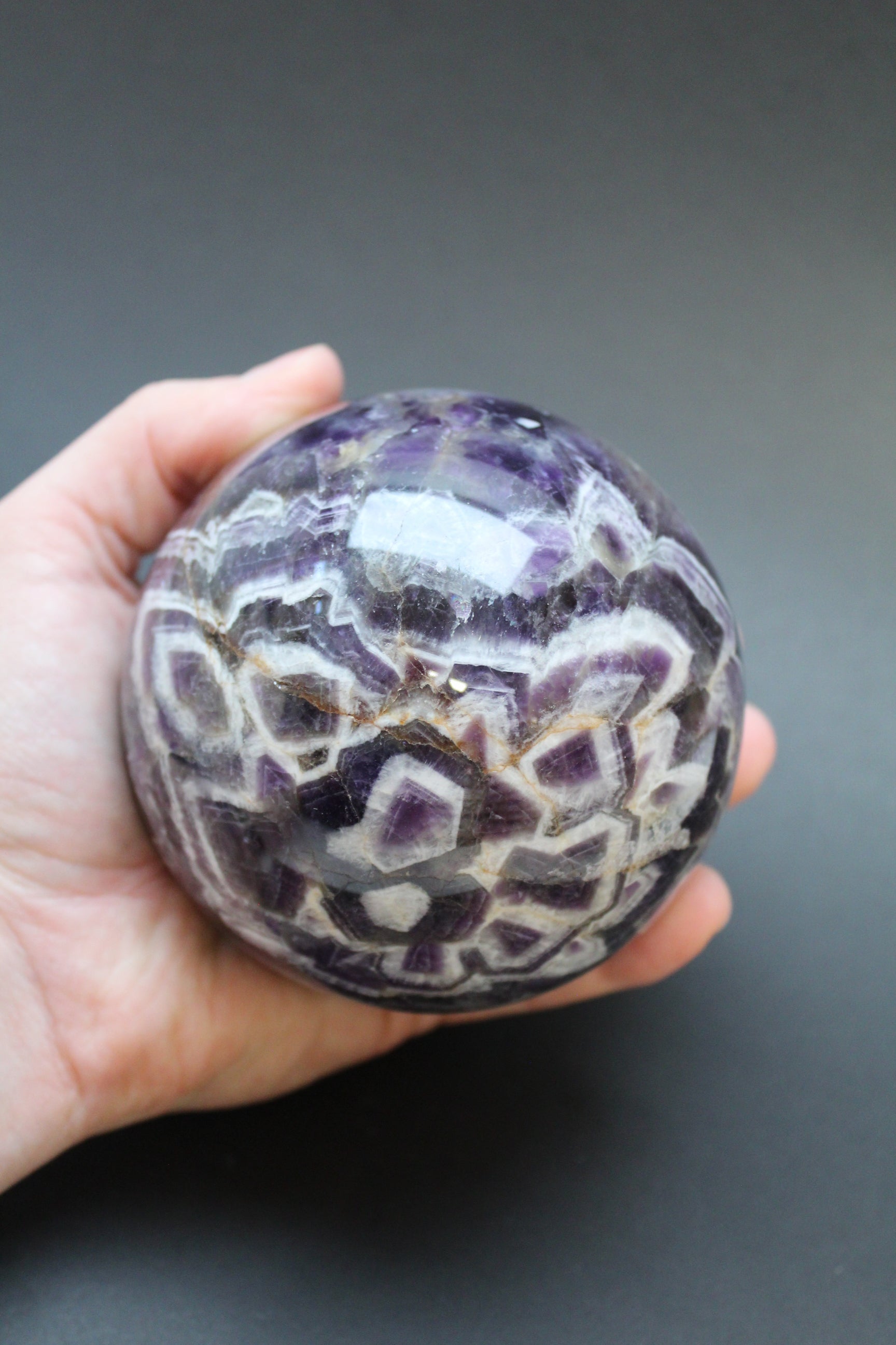 Chevron Ametyst Kugle 1,3 kg