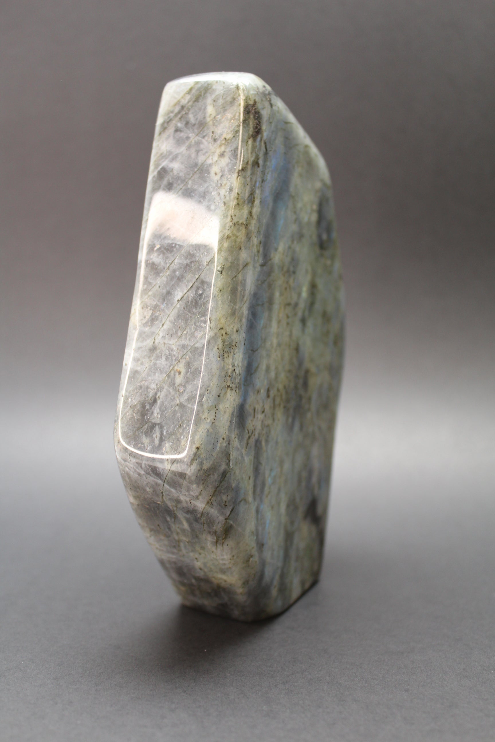 Labradorit Freeform – Ekstra Blå Kvalitet - 18 cm / 1,6 kg