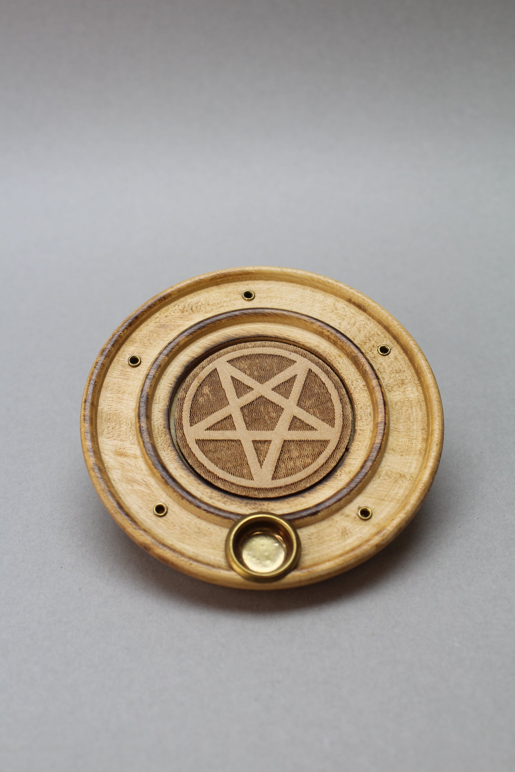 Røgelsesholder med pentagram symbol