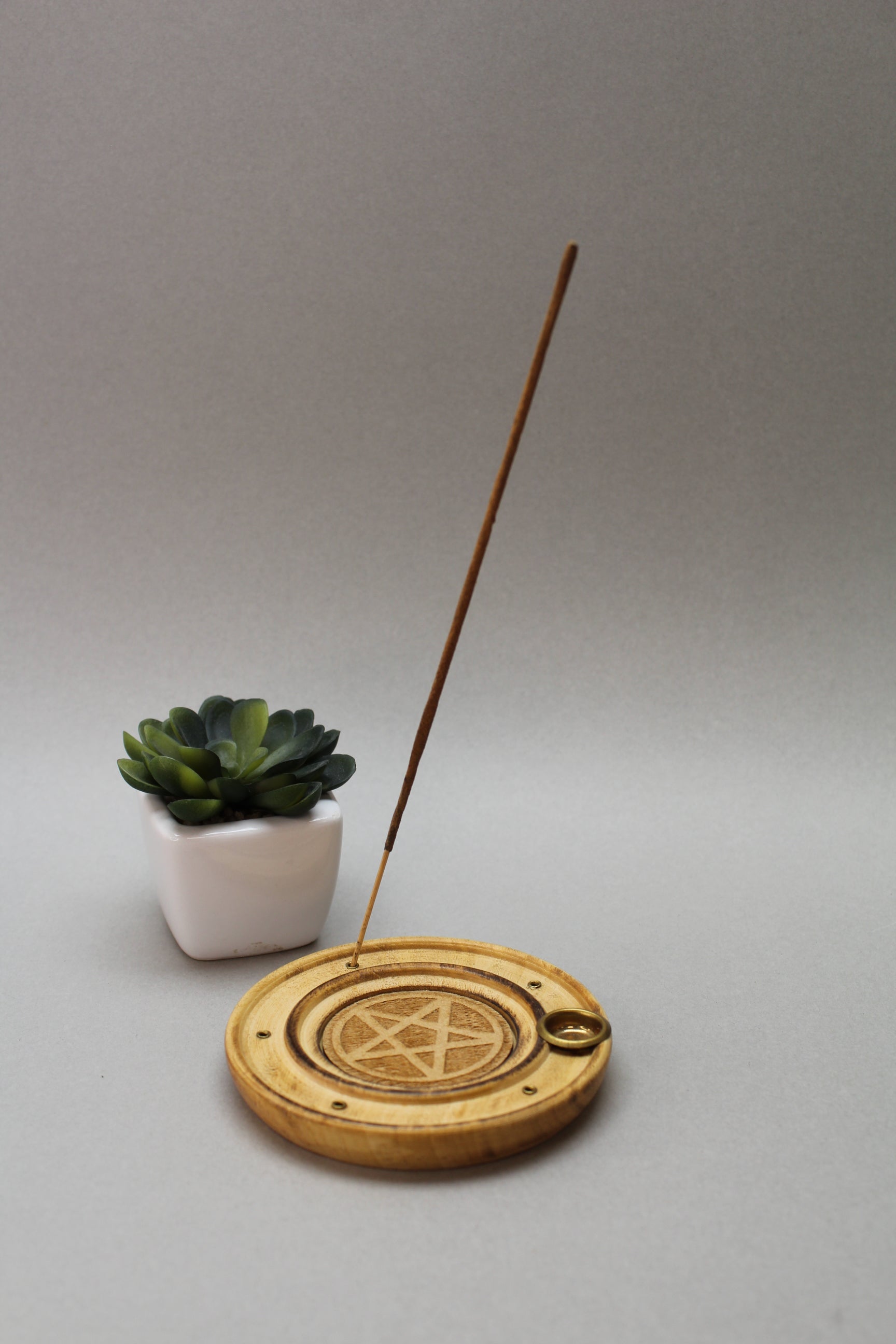 Røgelsesholder med pentagram symbol