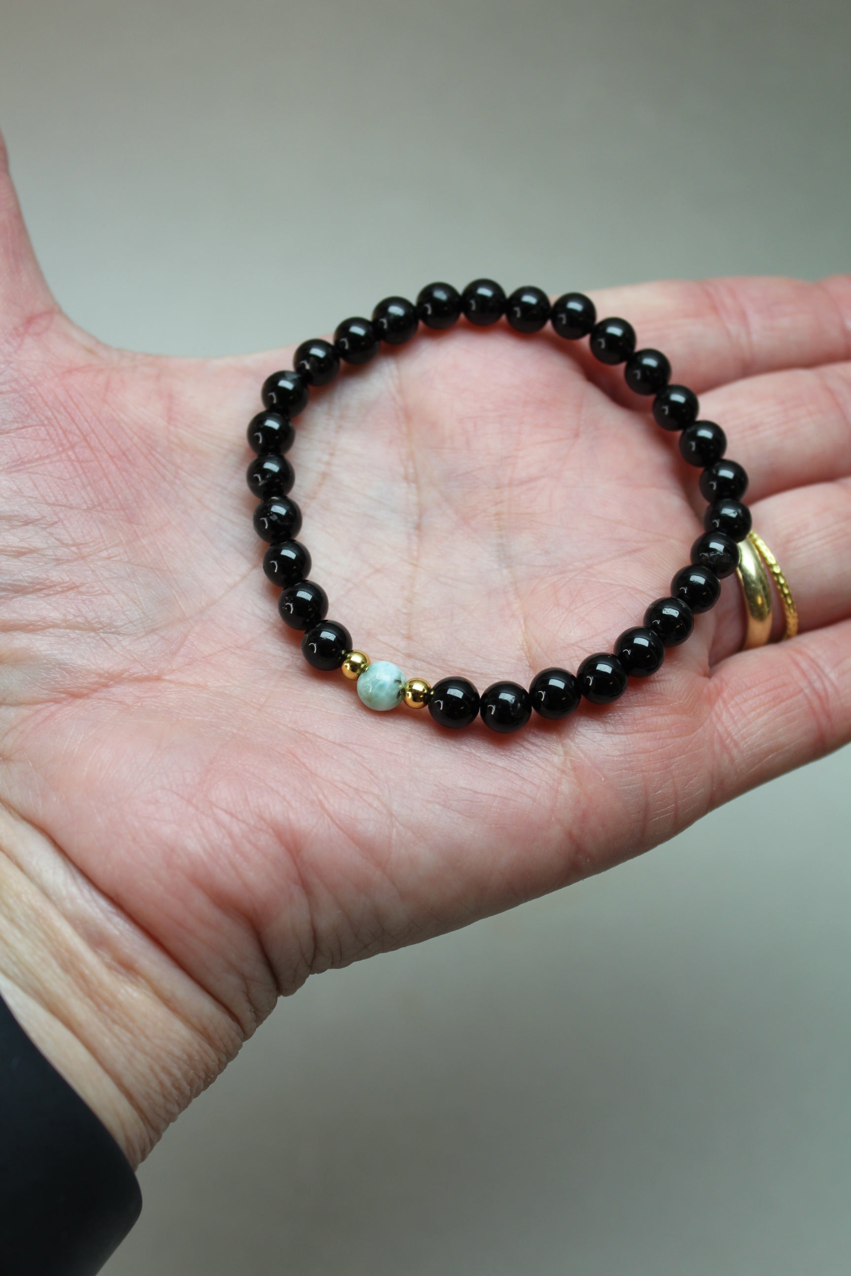 Sort Turmalin med larimar Armbånd UNIKA