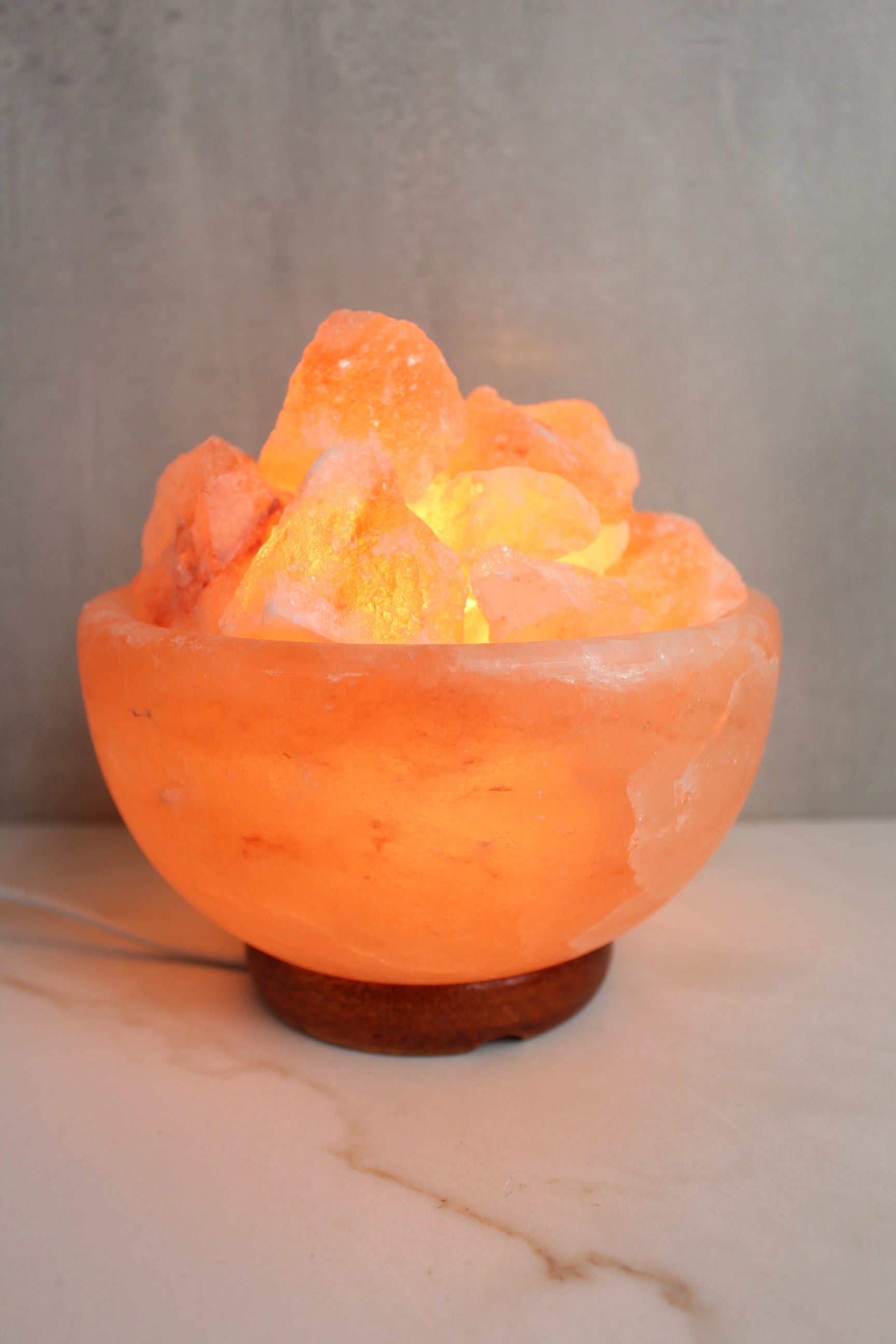 Himalaya saltlampe med saltstykker