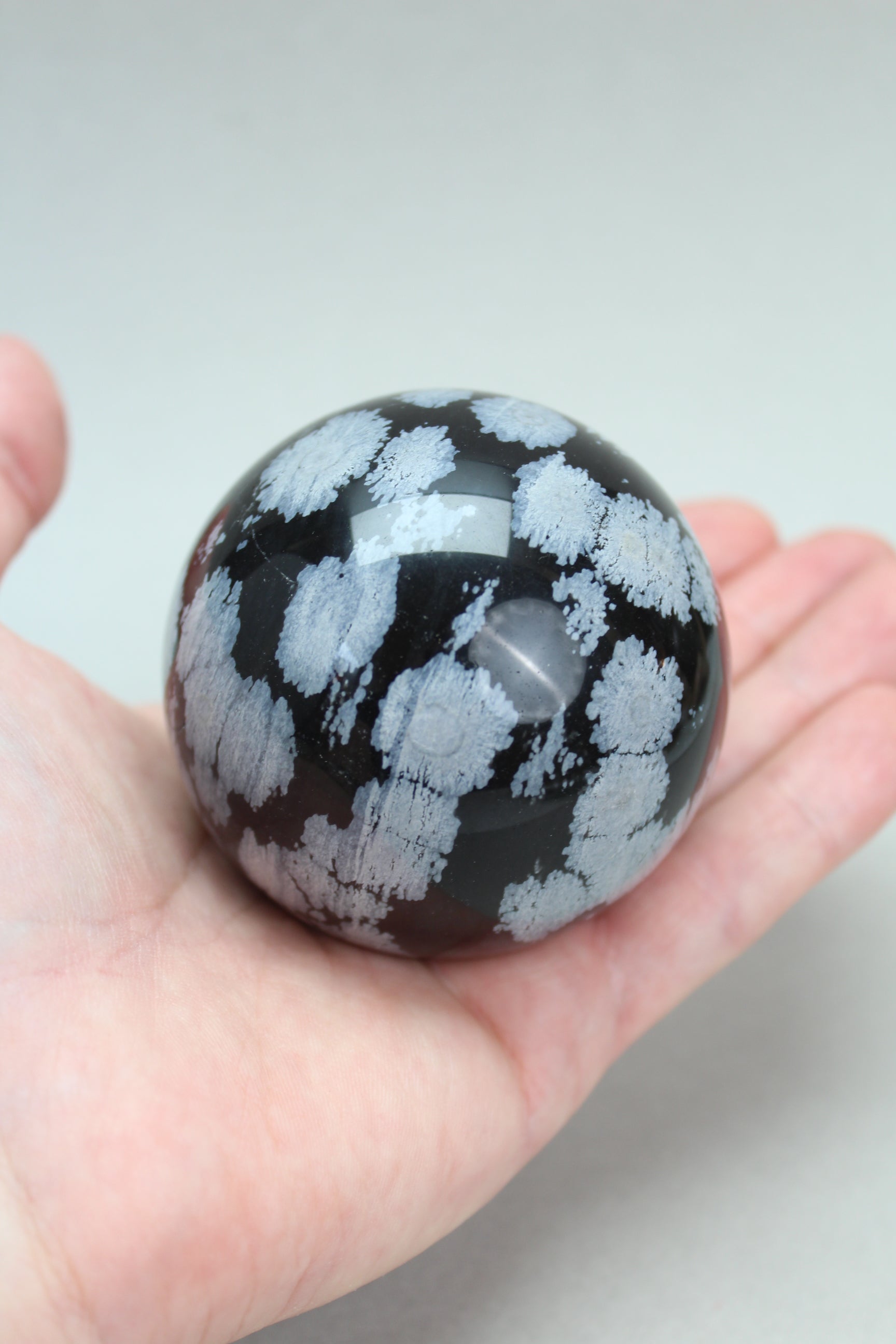 Snefnug Obsidian Kugle - 372g (Nr. 1)