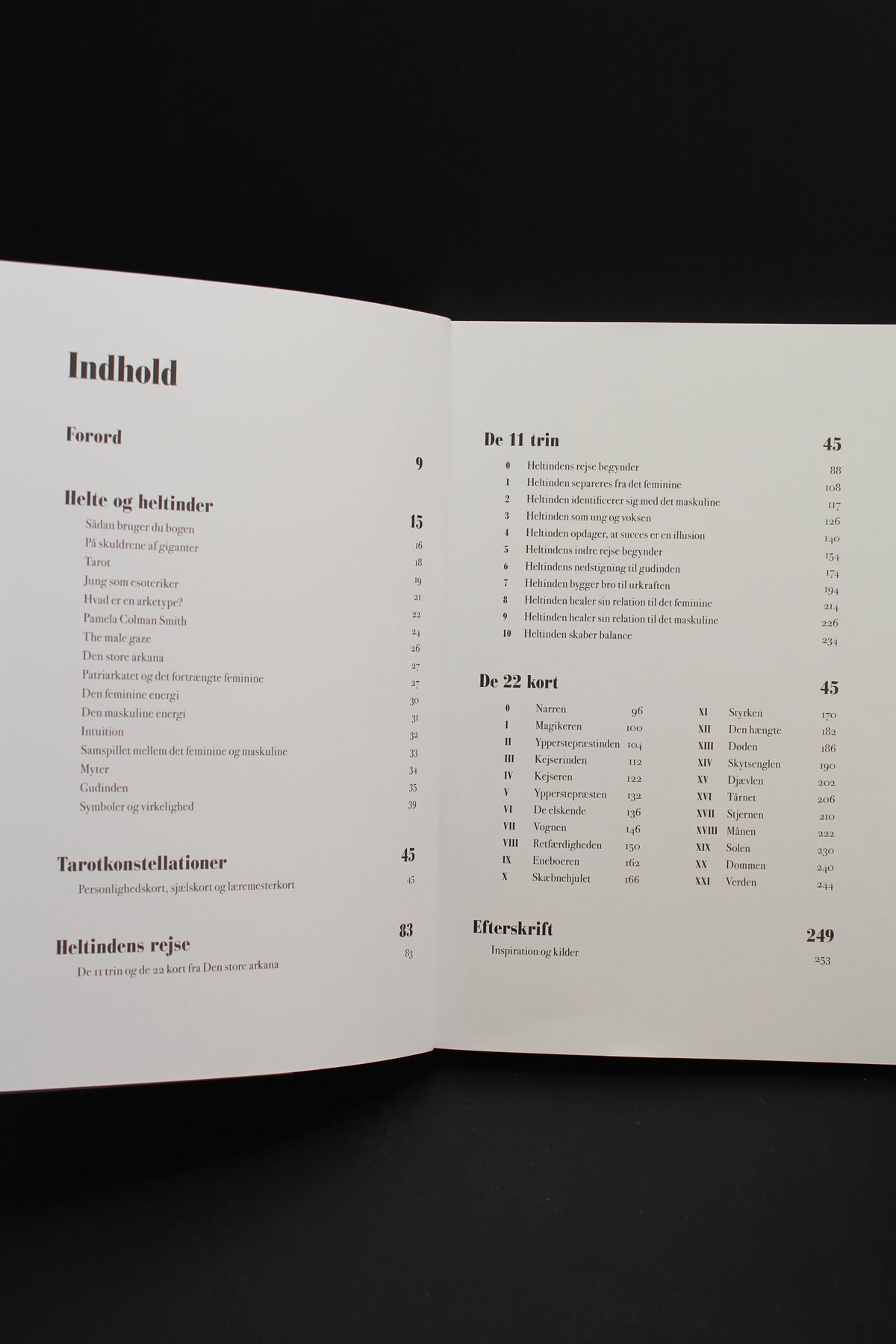 Heltindens rejse - Den Store Arkanas skjulte visdom af Sofie Goldnoff
