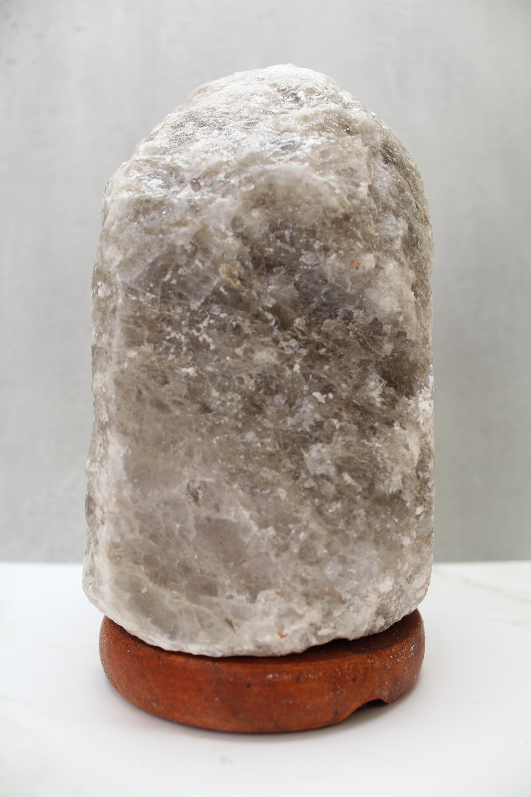 Himalaya saltlampe i naturlig grå farve, 2–3 kg