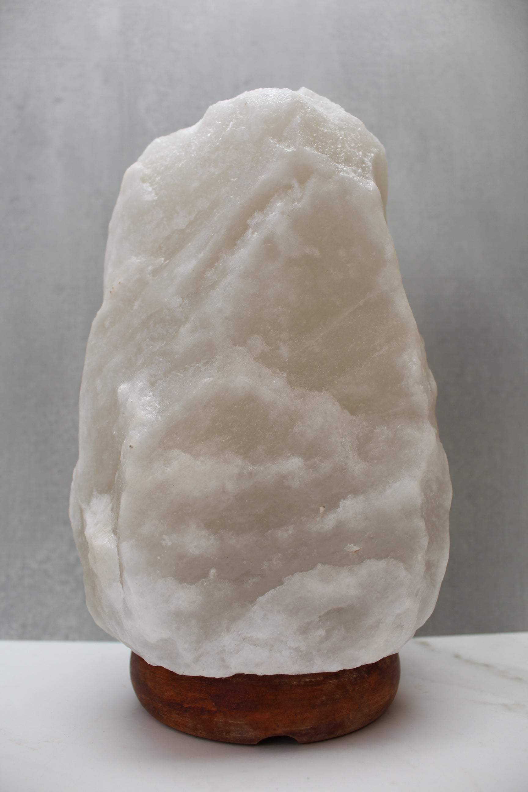 Himalaya saltlampe i naturlig hvid farve, 2–3 kg