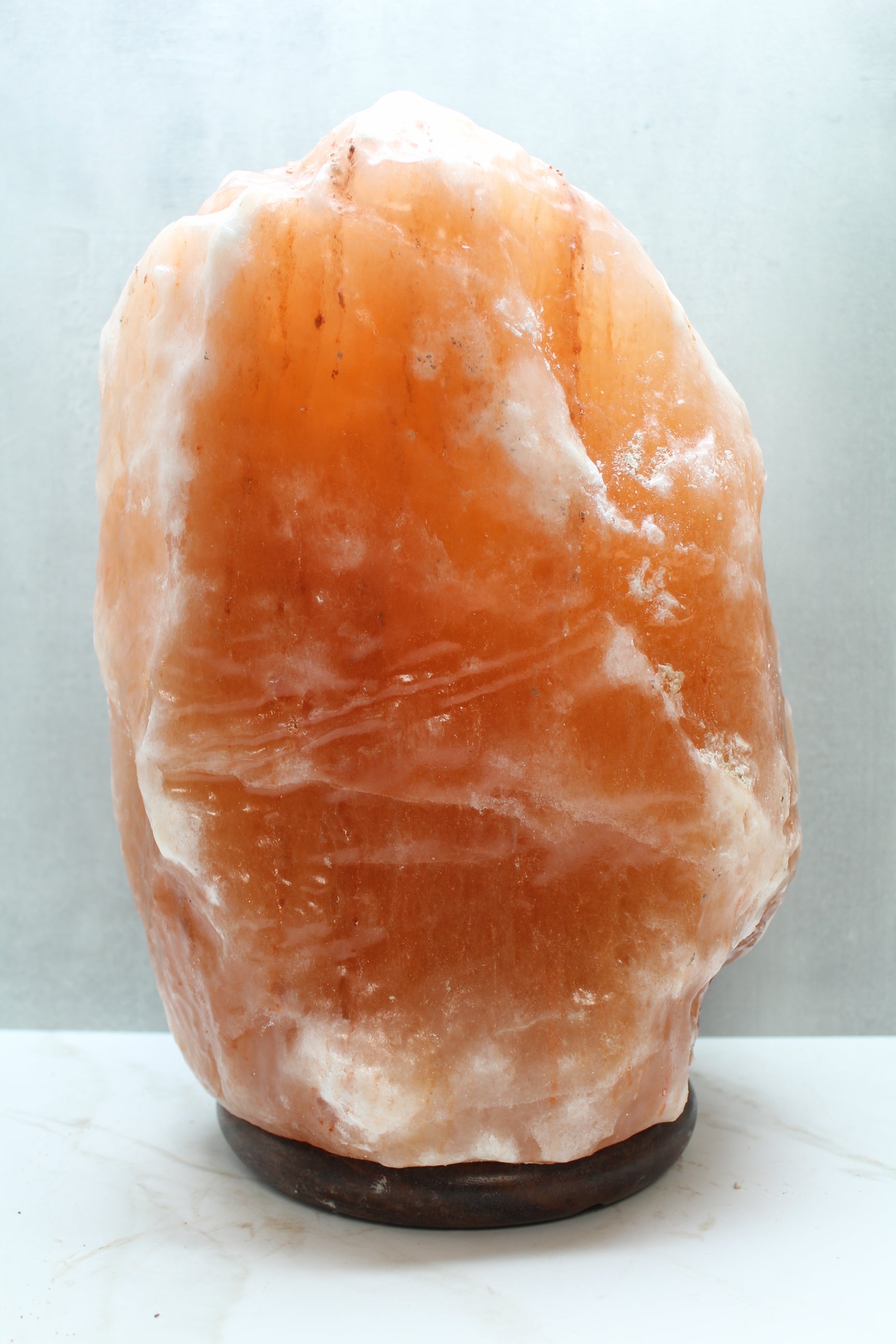 Himalaya saltlampe i naturlig orange farve, 18-22 kg