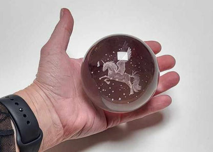 Glaskugle med Unicorn