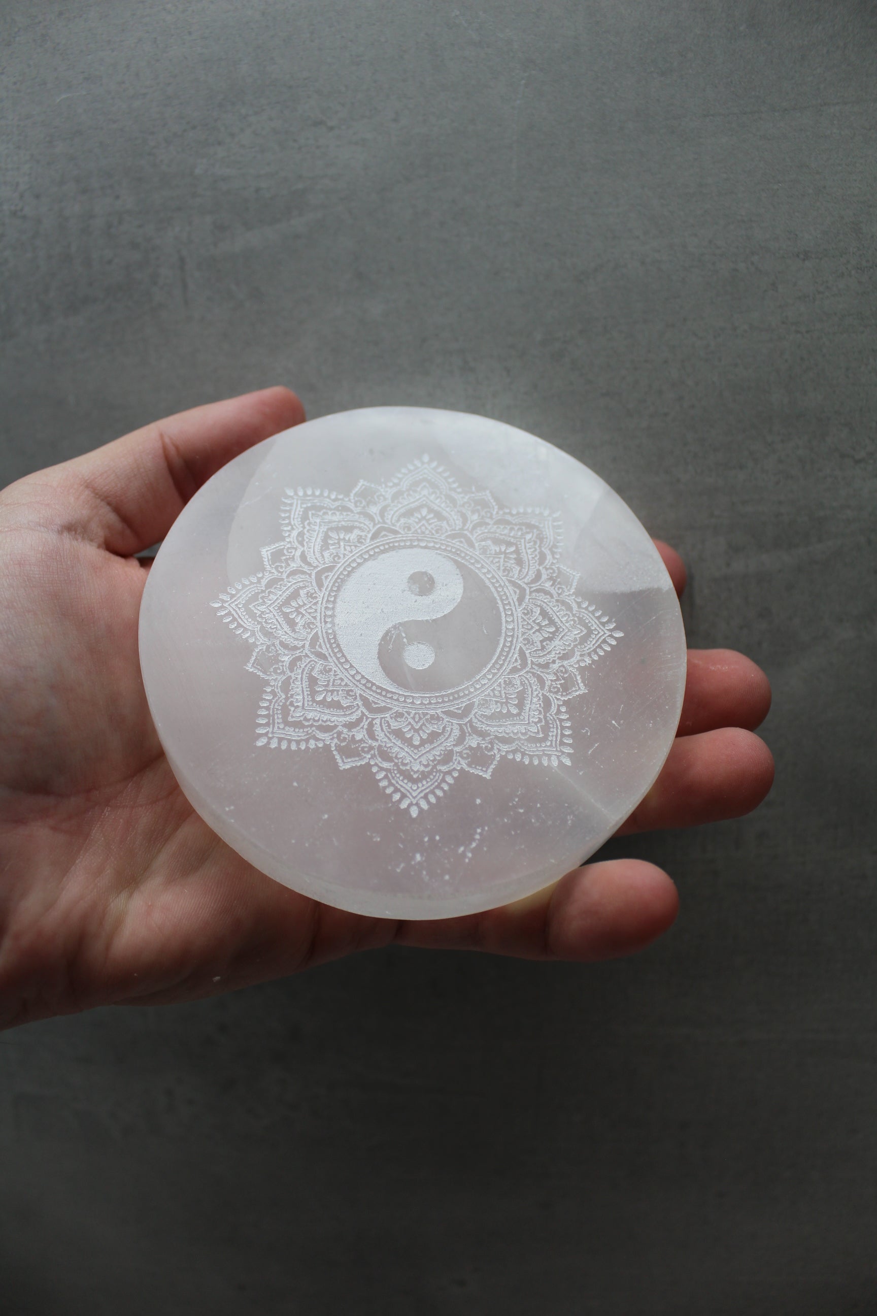 Selenit Plade Yin & Yang 10 cm