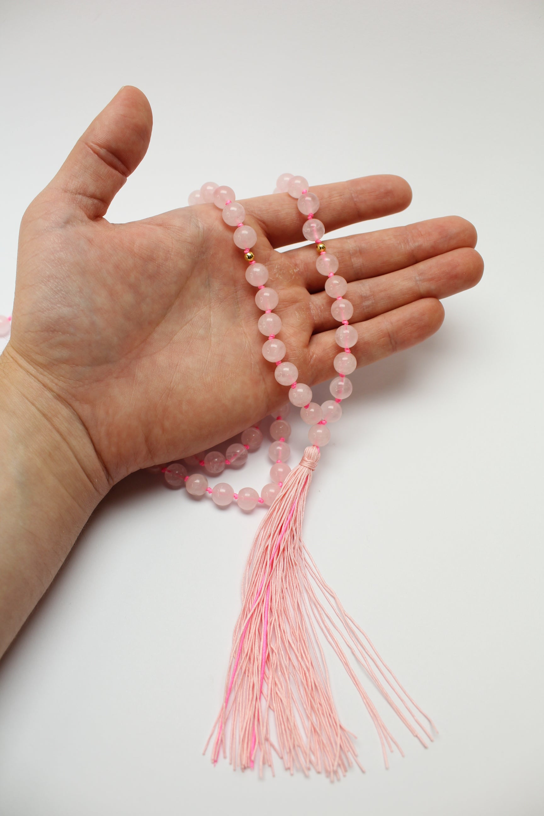 Mala Kæde Rosakvarts med to Gyldne Perler