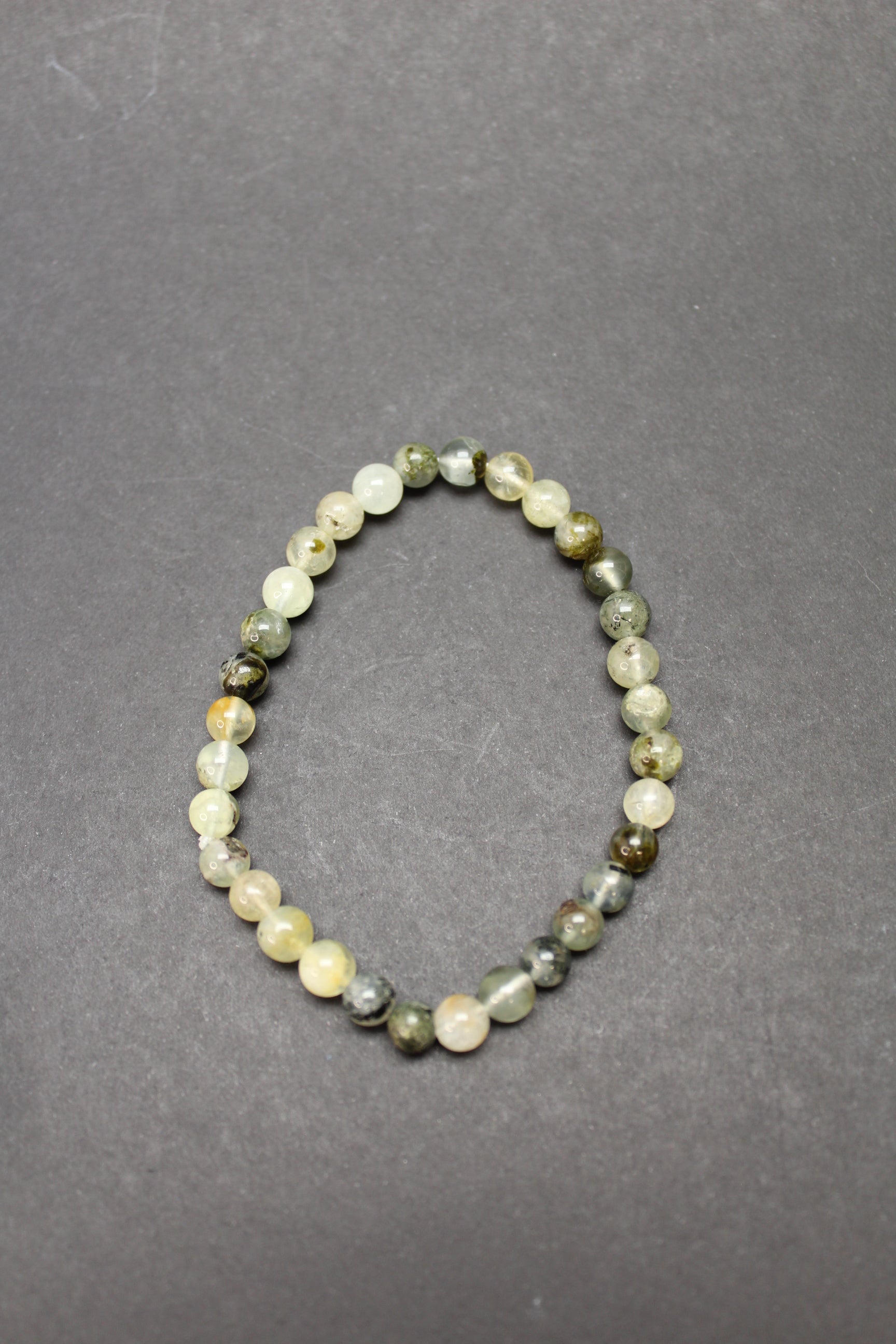 Prehnit med Turmalin 6 mm