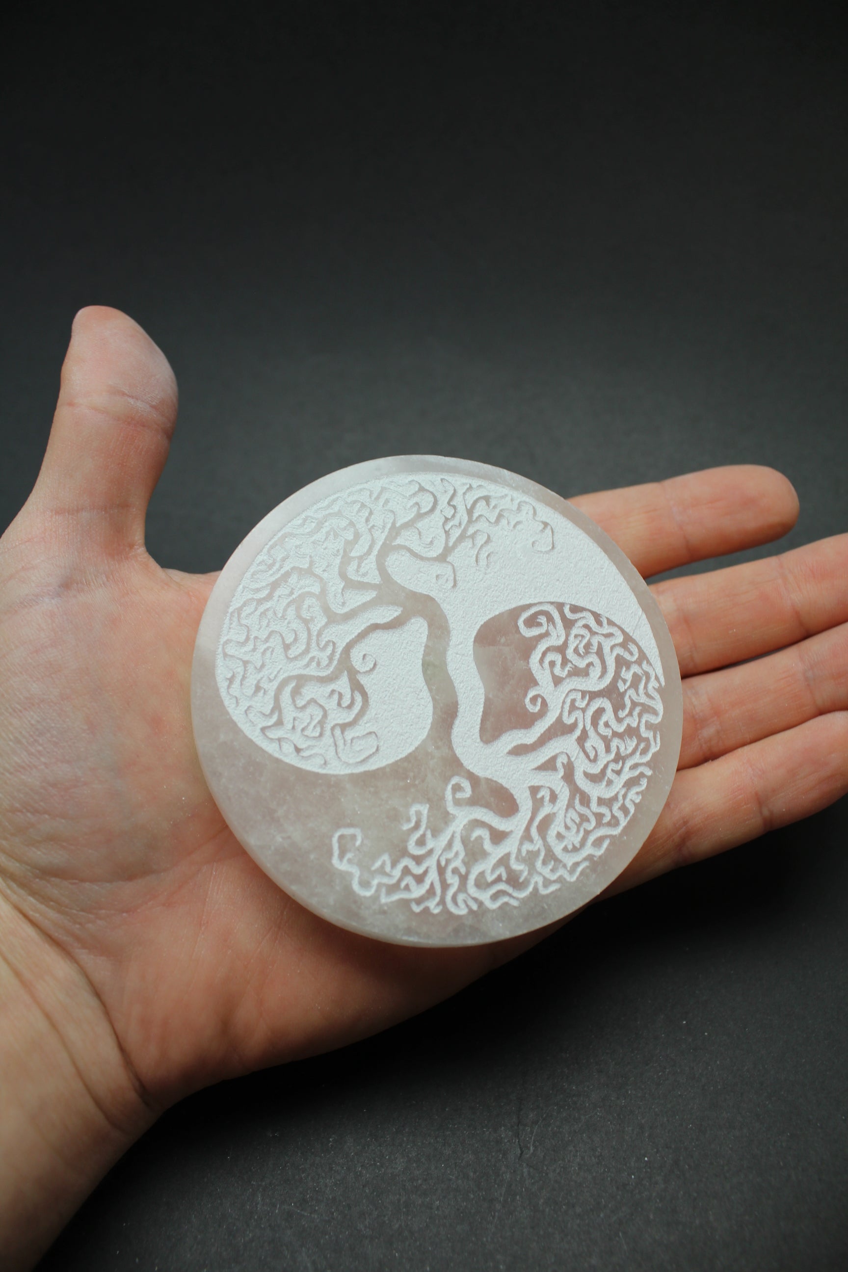 Selenit Plade- Livets Træ (Yin Yang) - 8-9cm