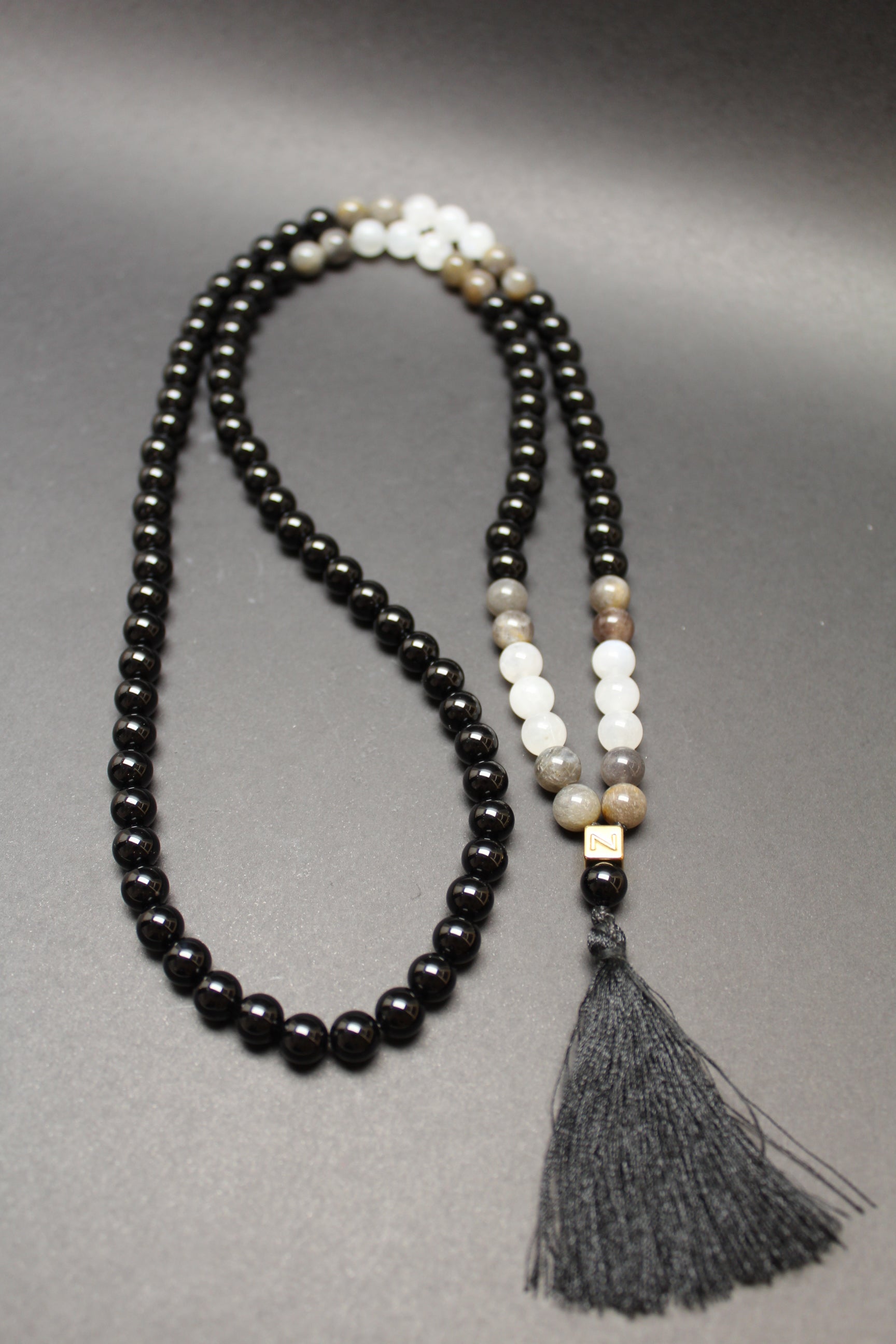 Mala Kæde - Onyx / Hvid Månesten / Sort Månesten - Balance & Intuition