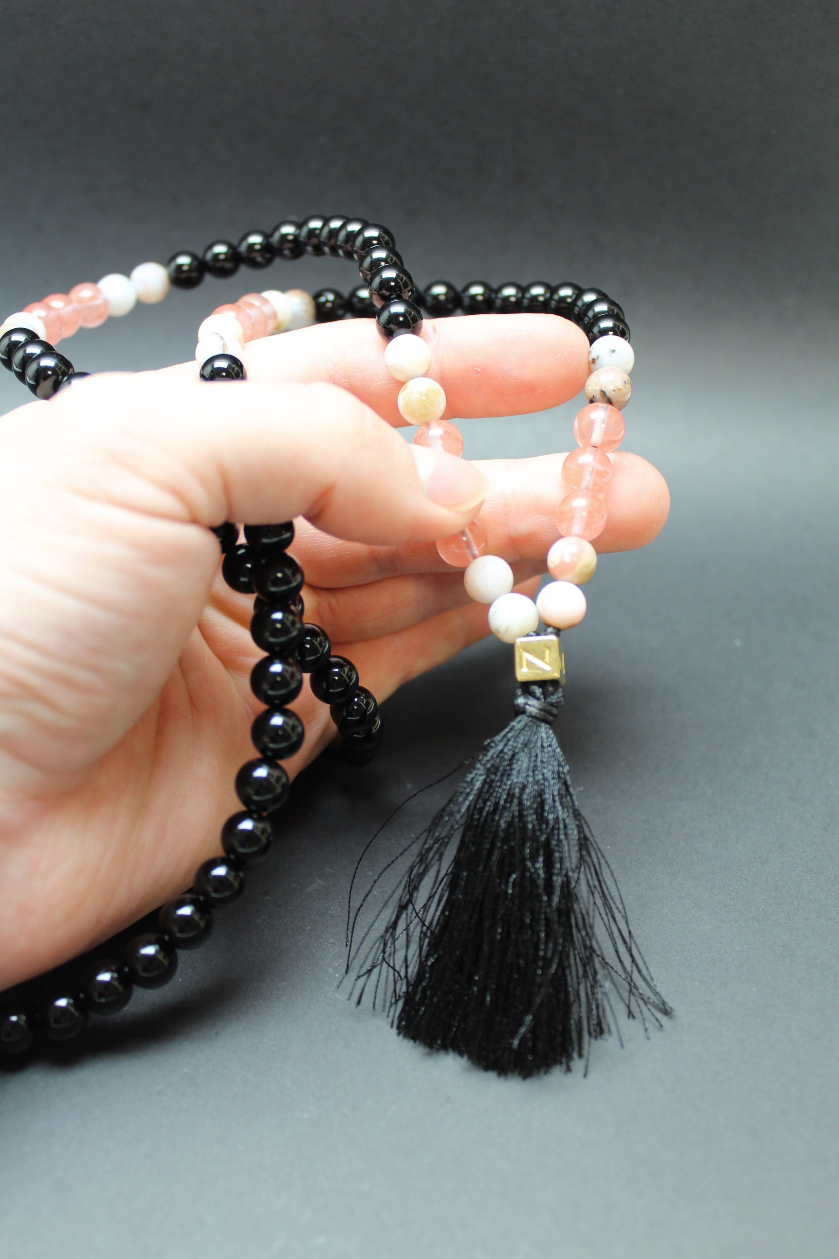 Mala Kæde – Pink Opal, Cherry Kvarts & Onyx – Hjertechakra