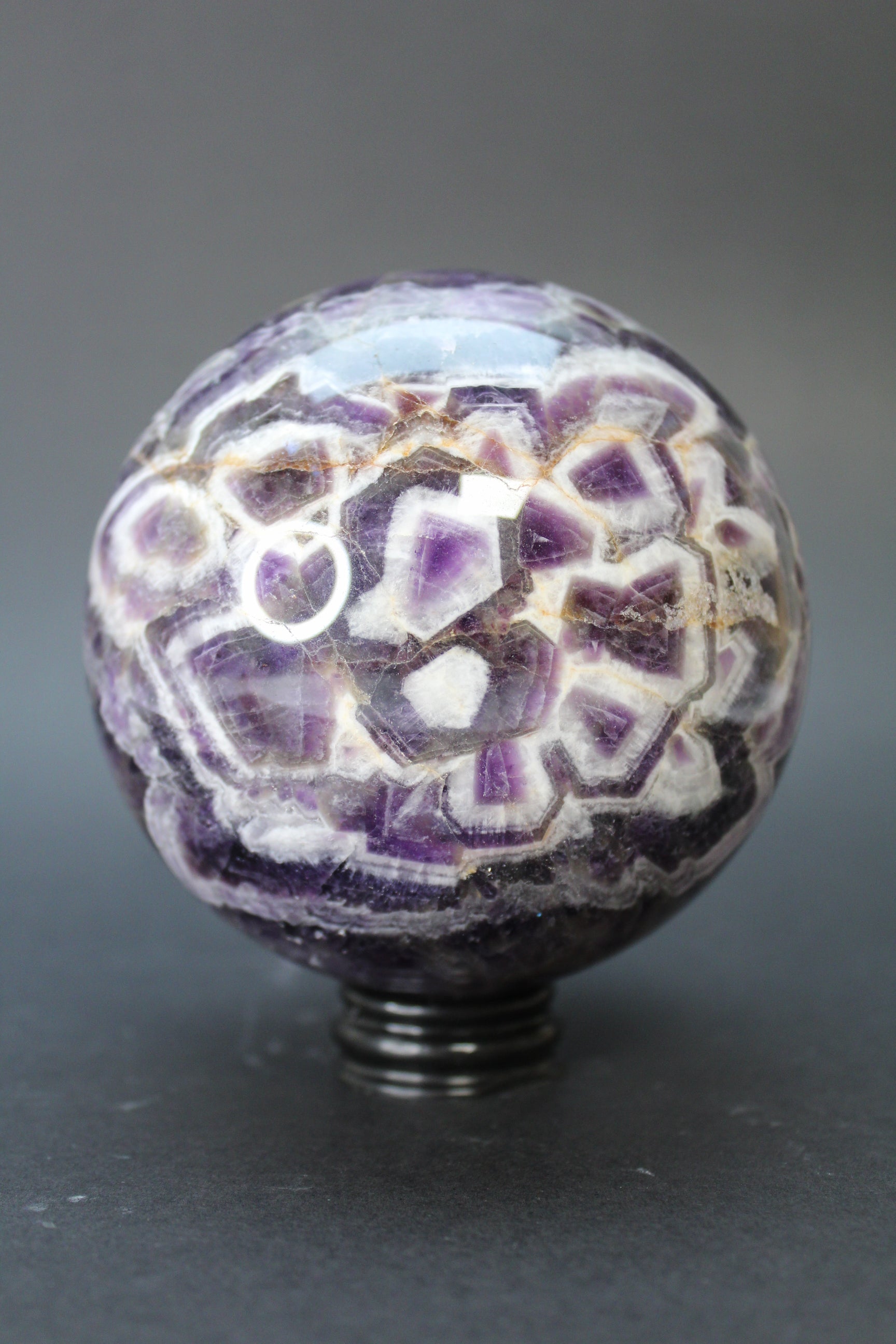 Chevron Ametyst Kugle 1,3 kg