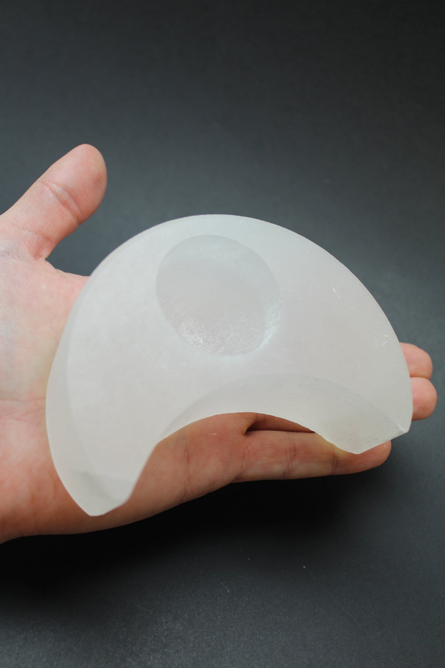 Selenit Fyrfadsstage - Halvmåne - 10-11cm