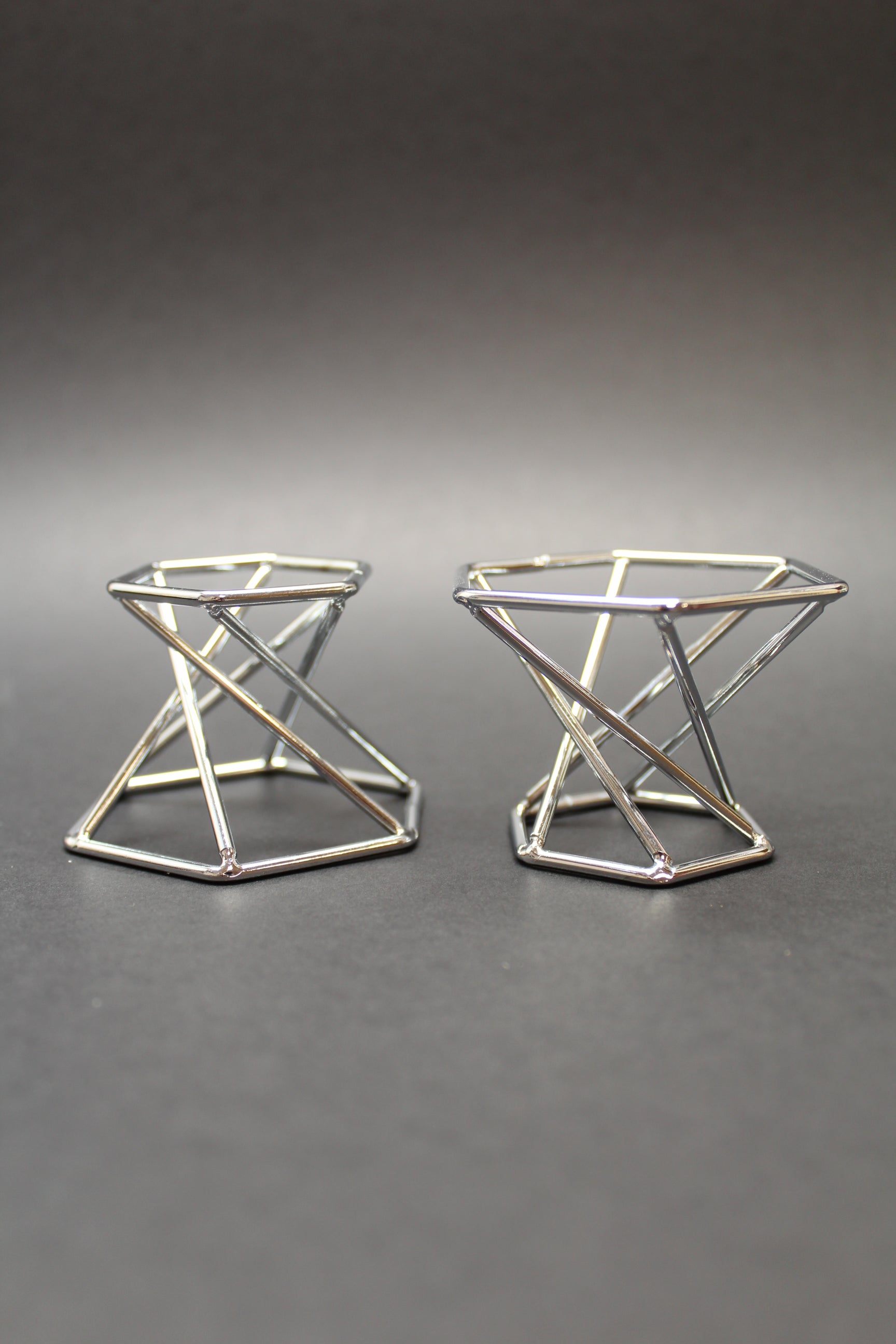 Metalholder til krystalkugler