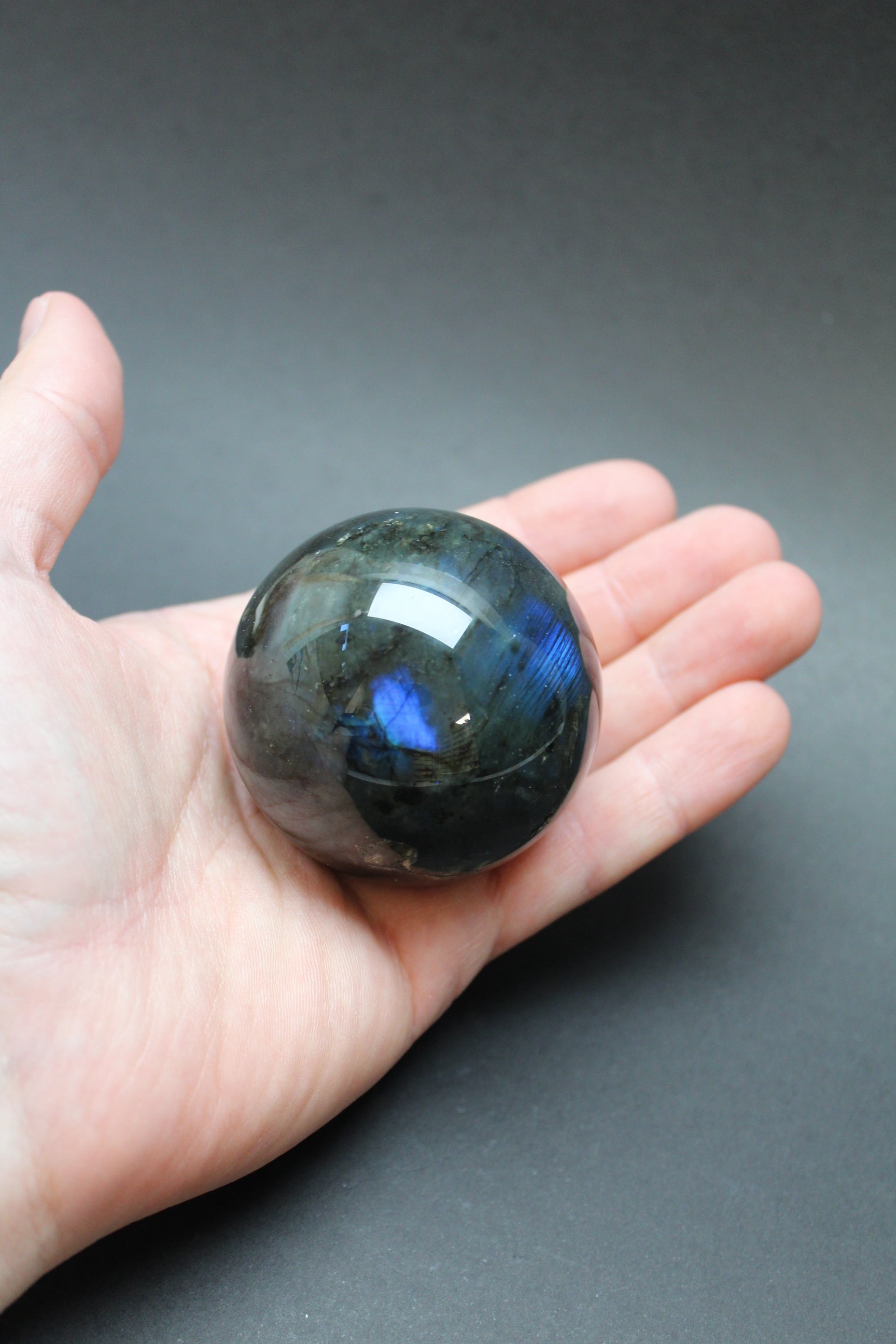 Labradorit Kugle - Nr. 2