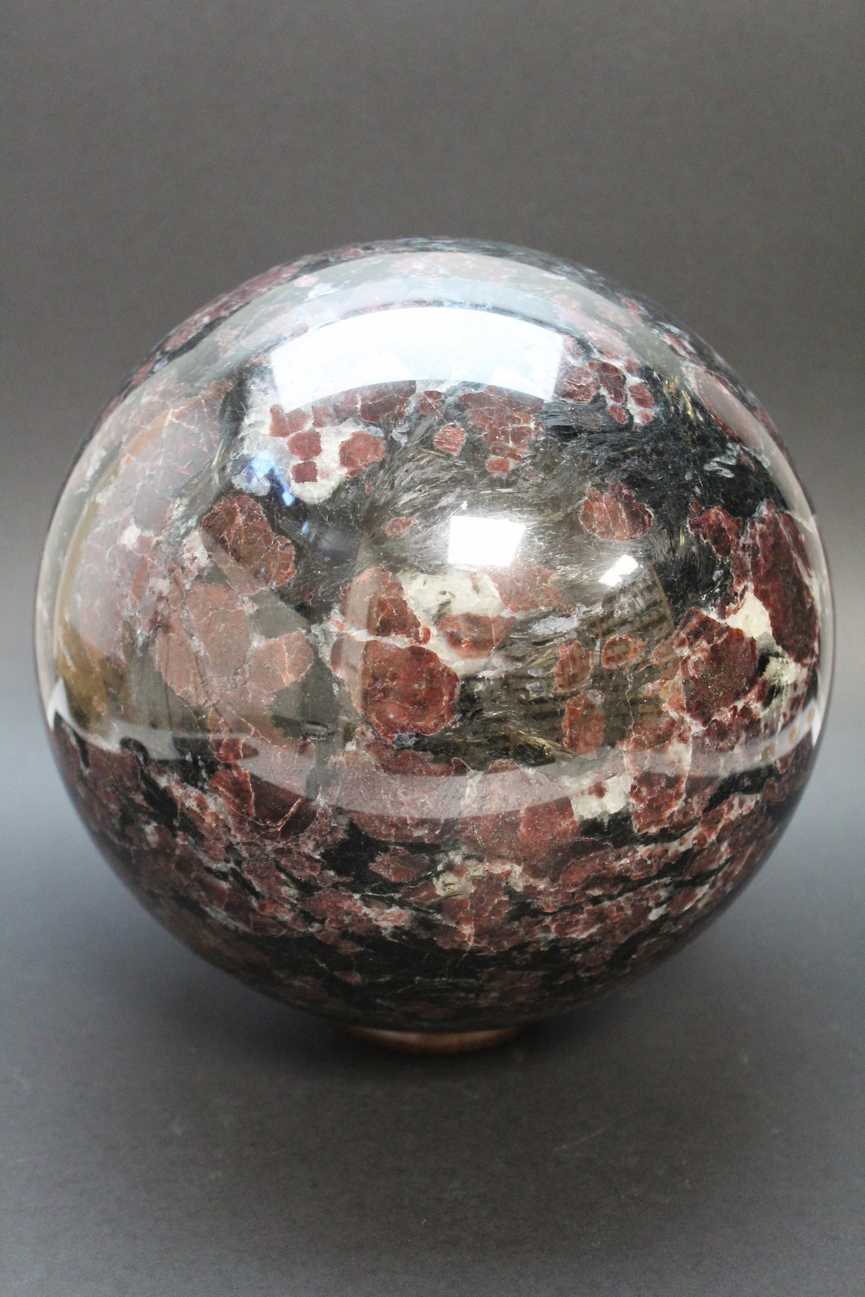 Granat Kugle - 17,9 kg - 22 cm - Inkl. træfod