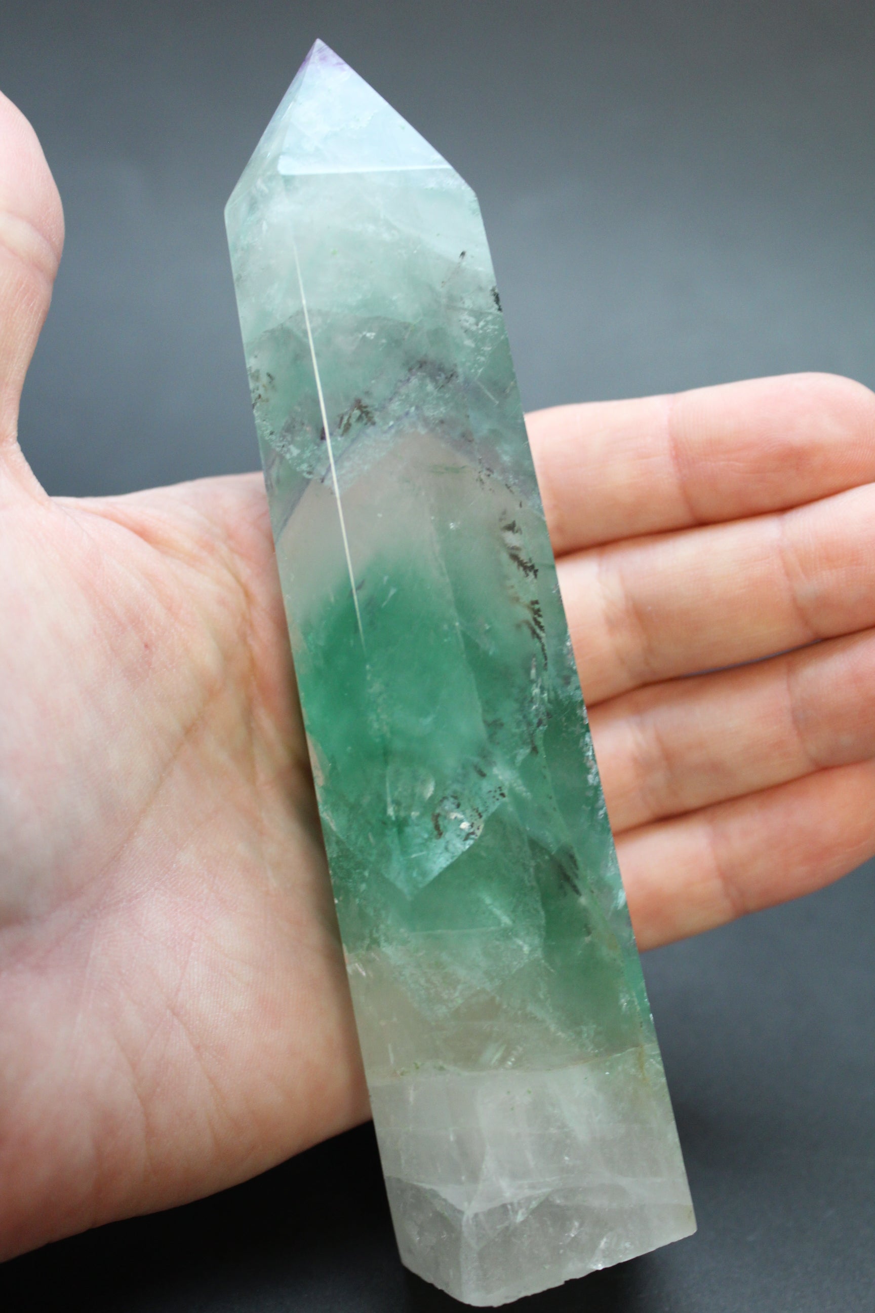 Fluorit Tårn - 15cm - 370g (Nr.4)