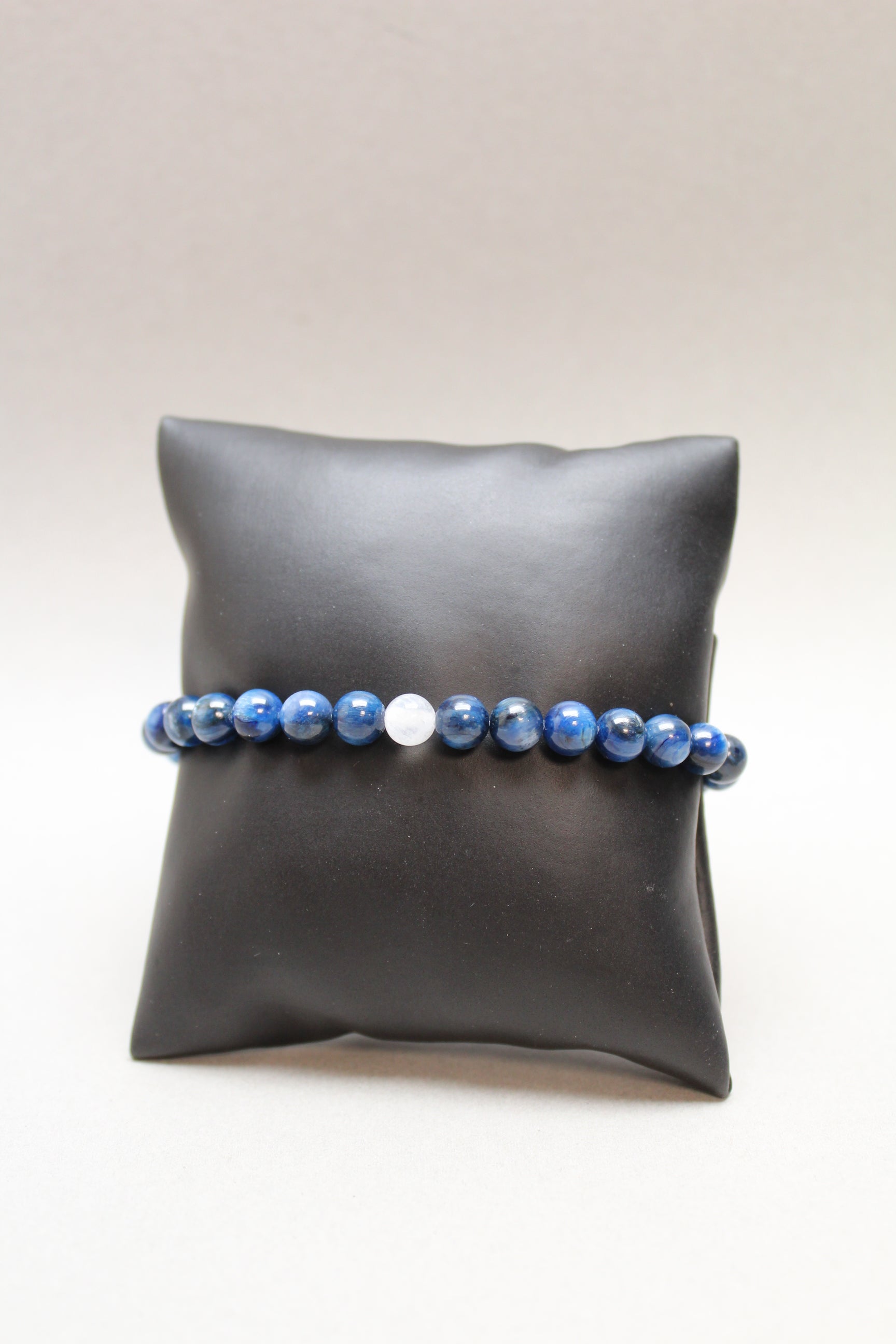 Kyanit/Selenit Armbånd AA 6-7 mm