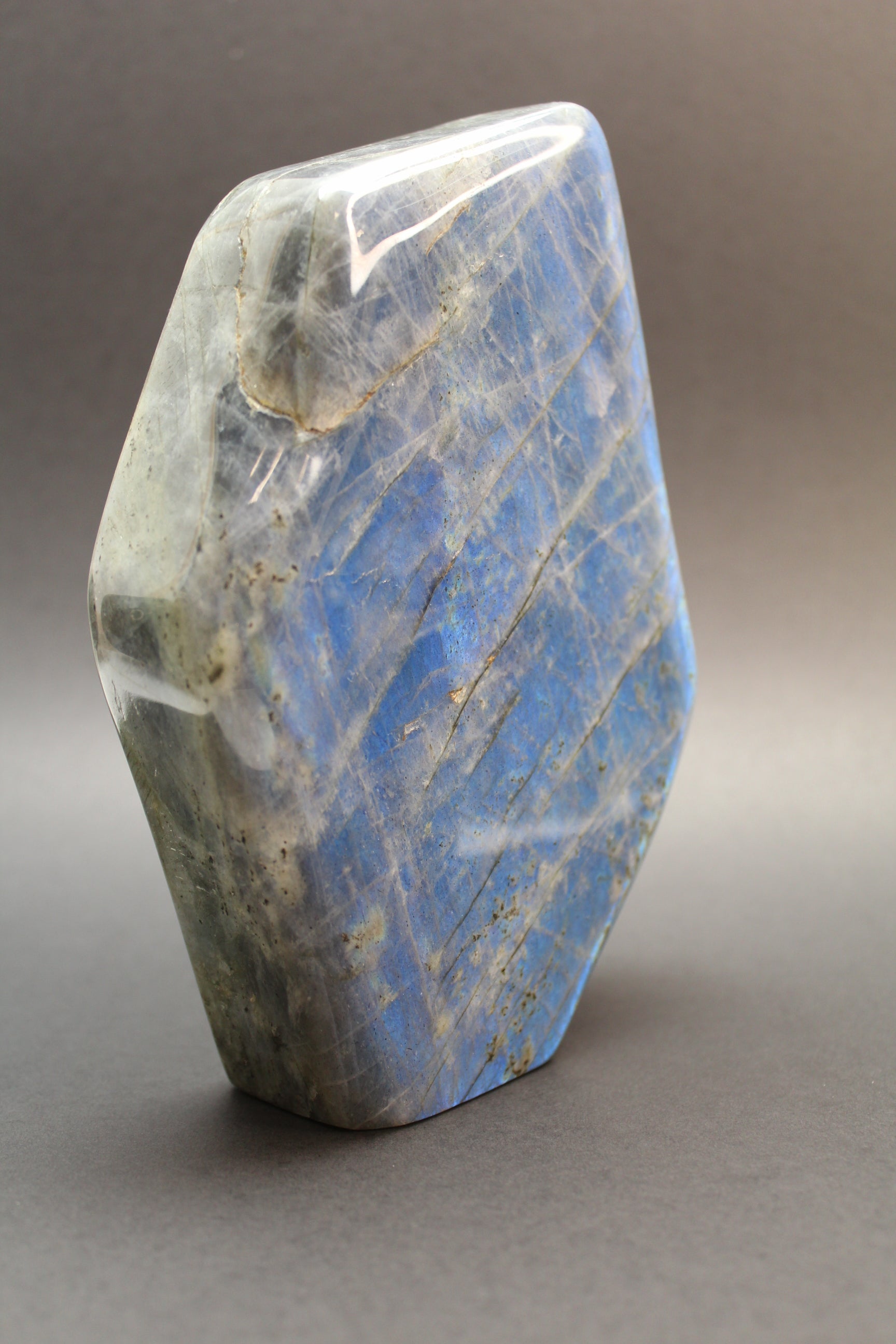 Labradorit Freeform – Ekstra Blå Kvalitet - 18 cm / 1,6 kg