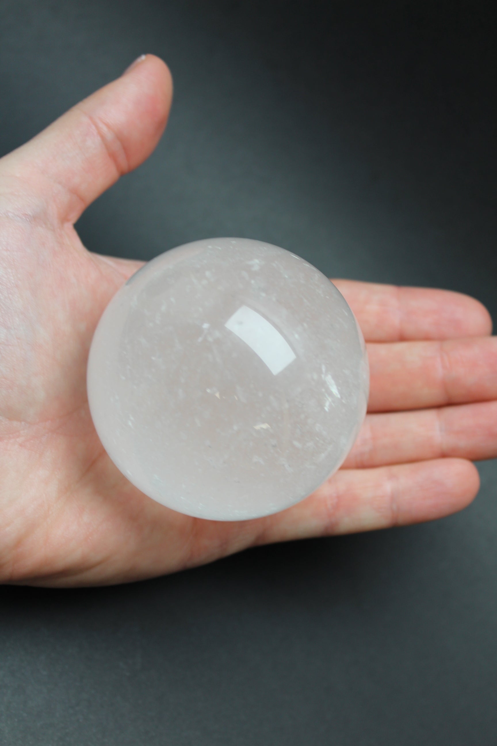 Bjergkrystal Kugle - 7cm - 412g (Nr. 3)