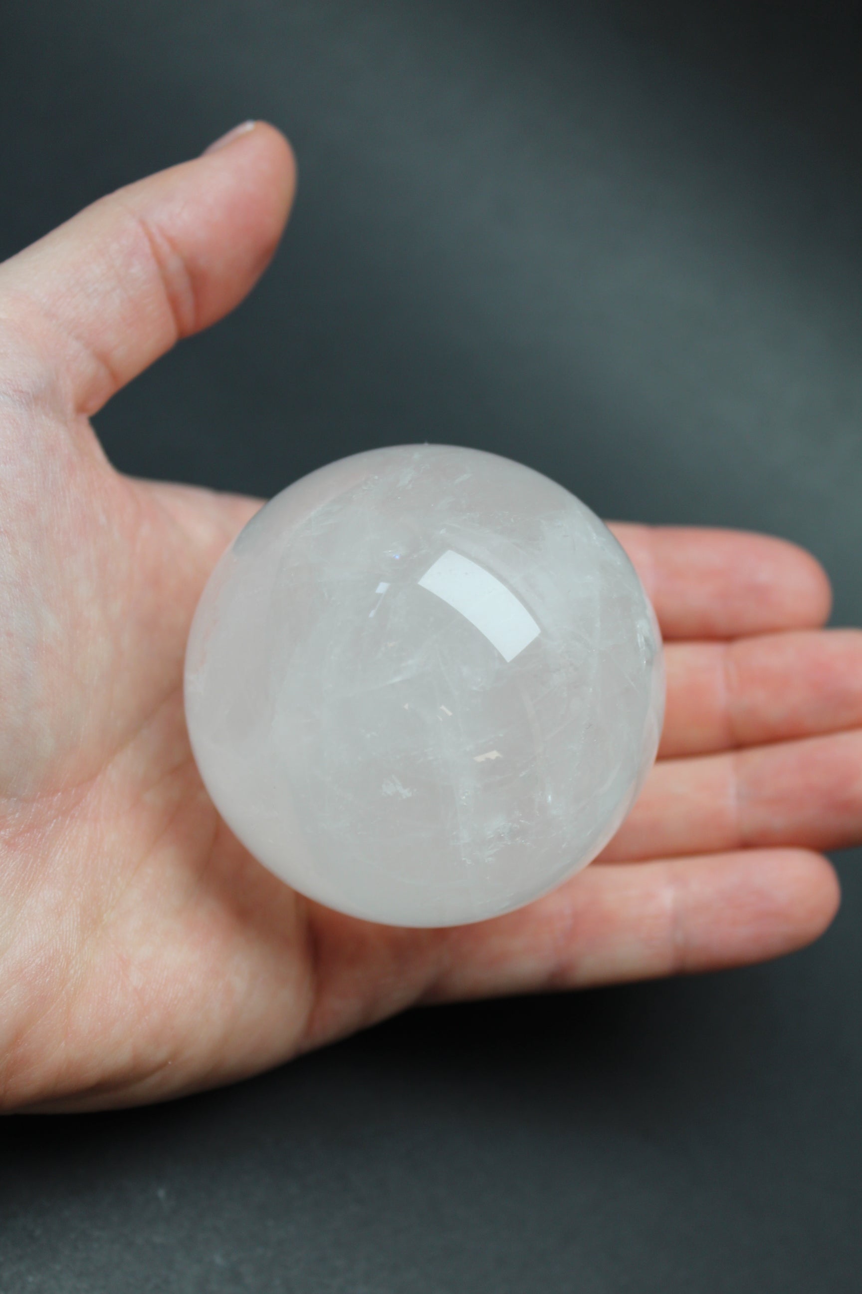 Bjergkrystal Kugle - 6cm - 320g (Nr. 4)