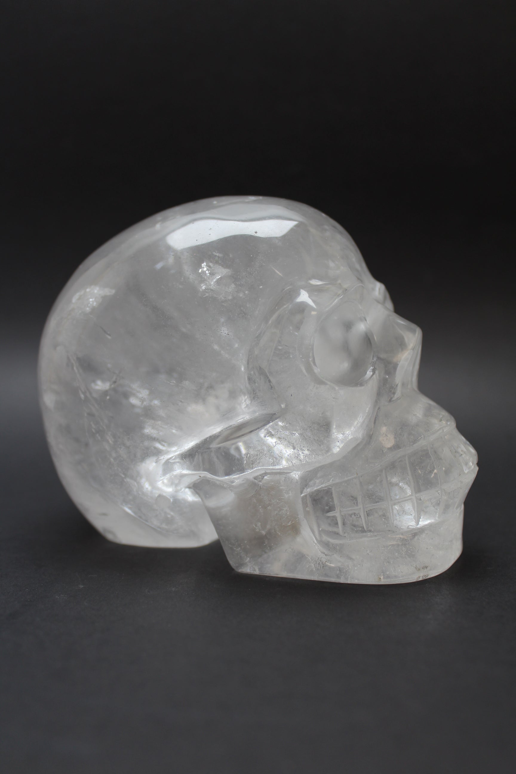 Bjergkrystal Skull Unika - 1.4kg