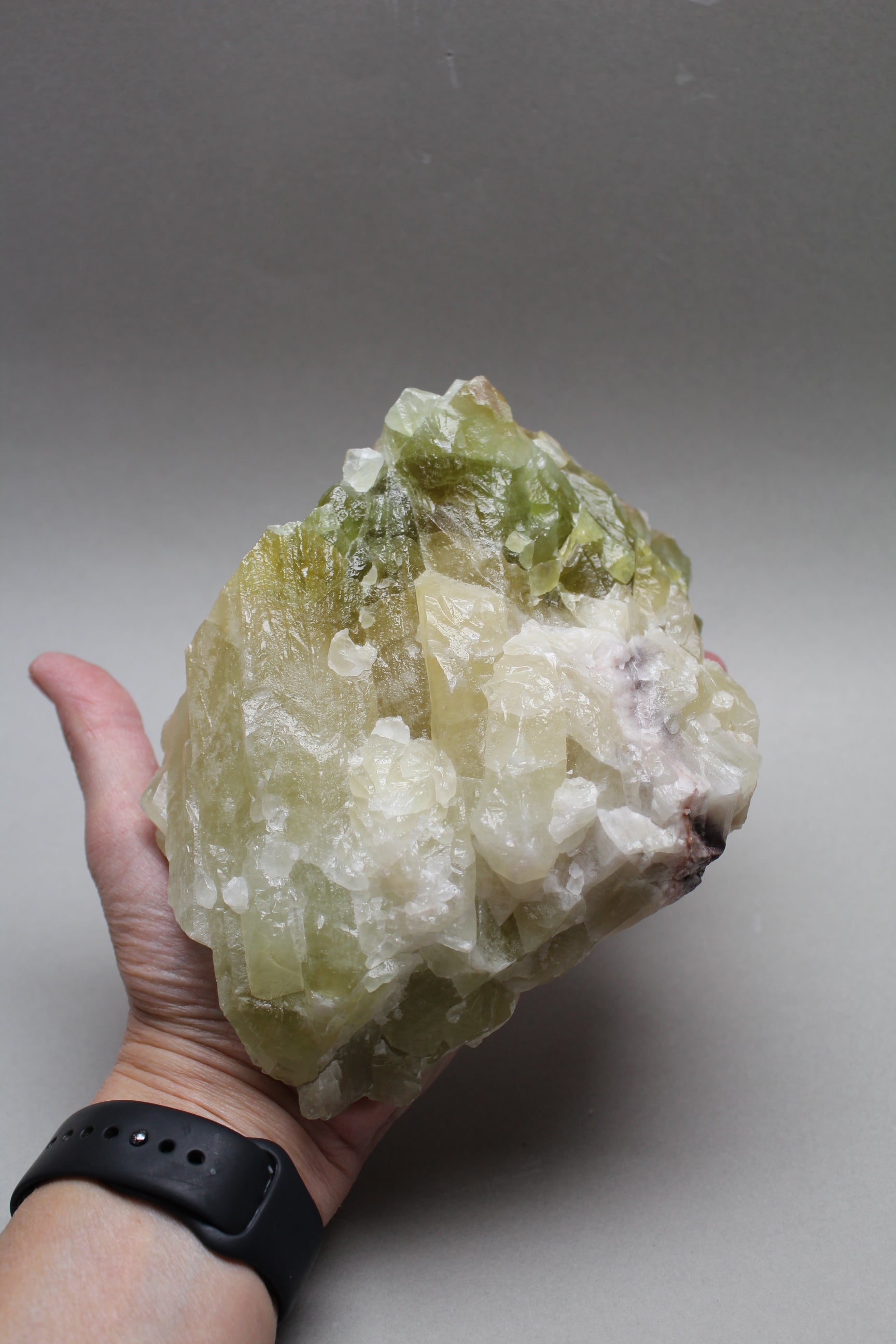 Kiwi calcit 1,958 kg UNIKA