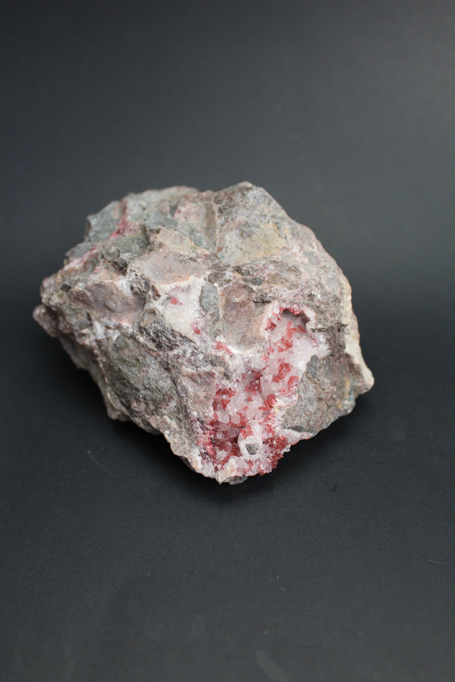 Cobaltoan Calcit med Kvarts – 895g