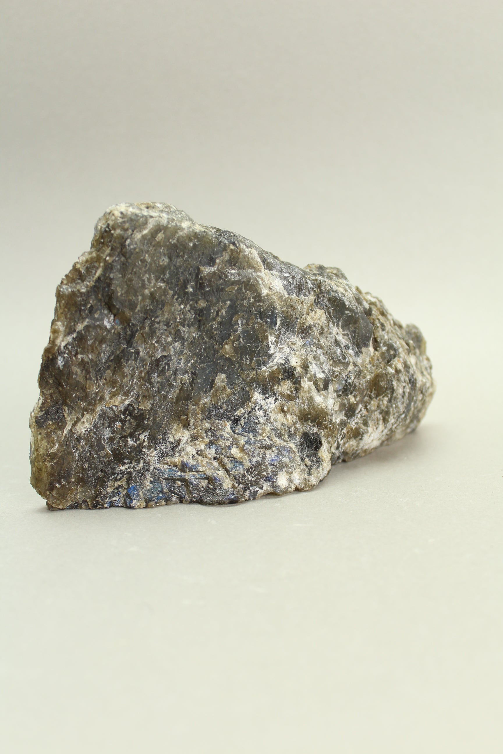 Labradorit - Halvt Poleret - 418g