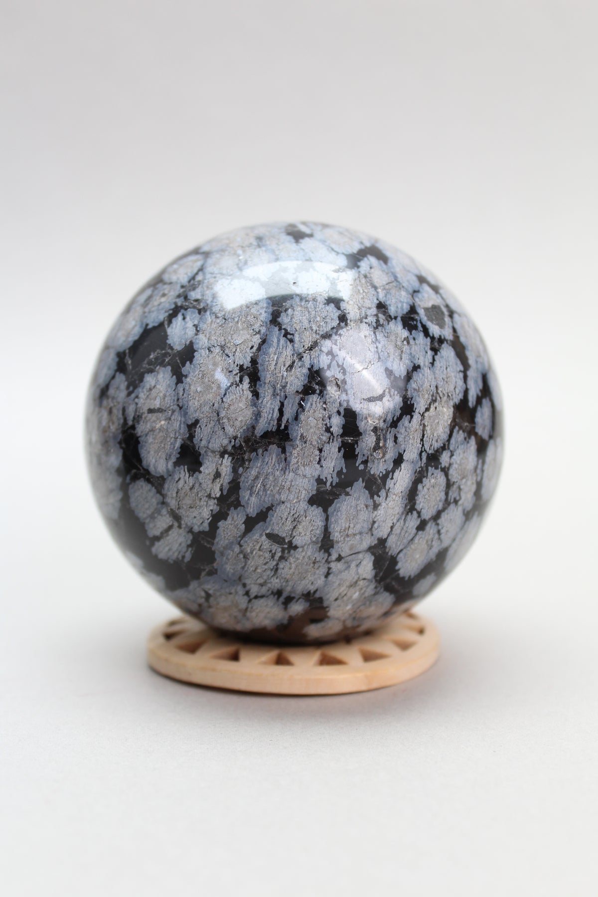 Snefnug Obsidian Kugle - 687g (Nr. 2)