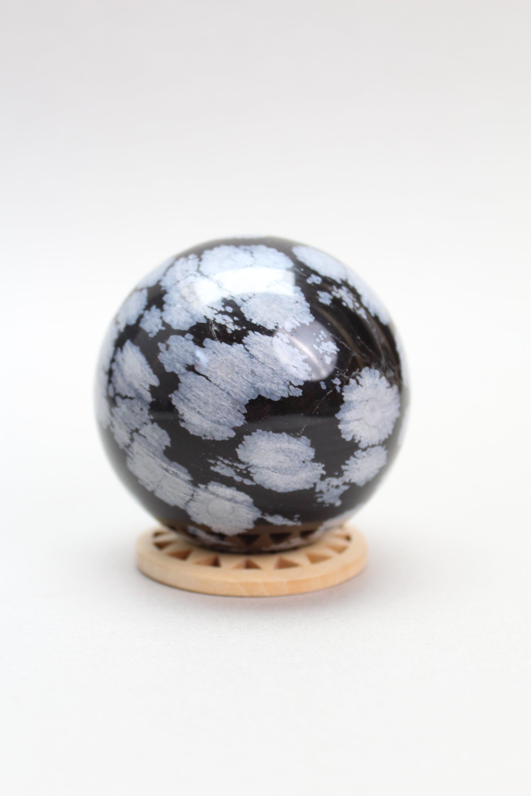 Snefnug Obsidian Kugle - 372g (Nr. 1)