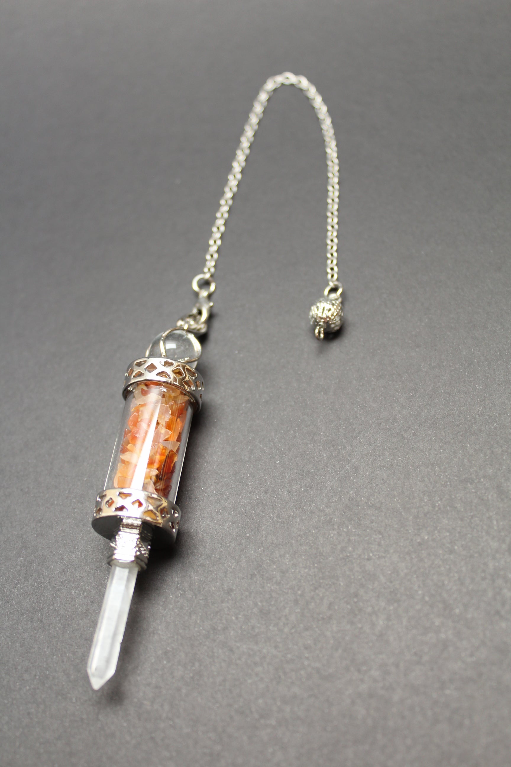 Pendul med karneol og bjergkrystal
