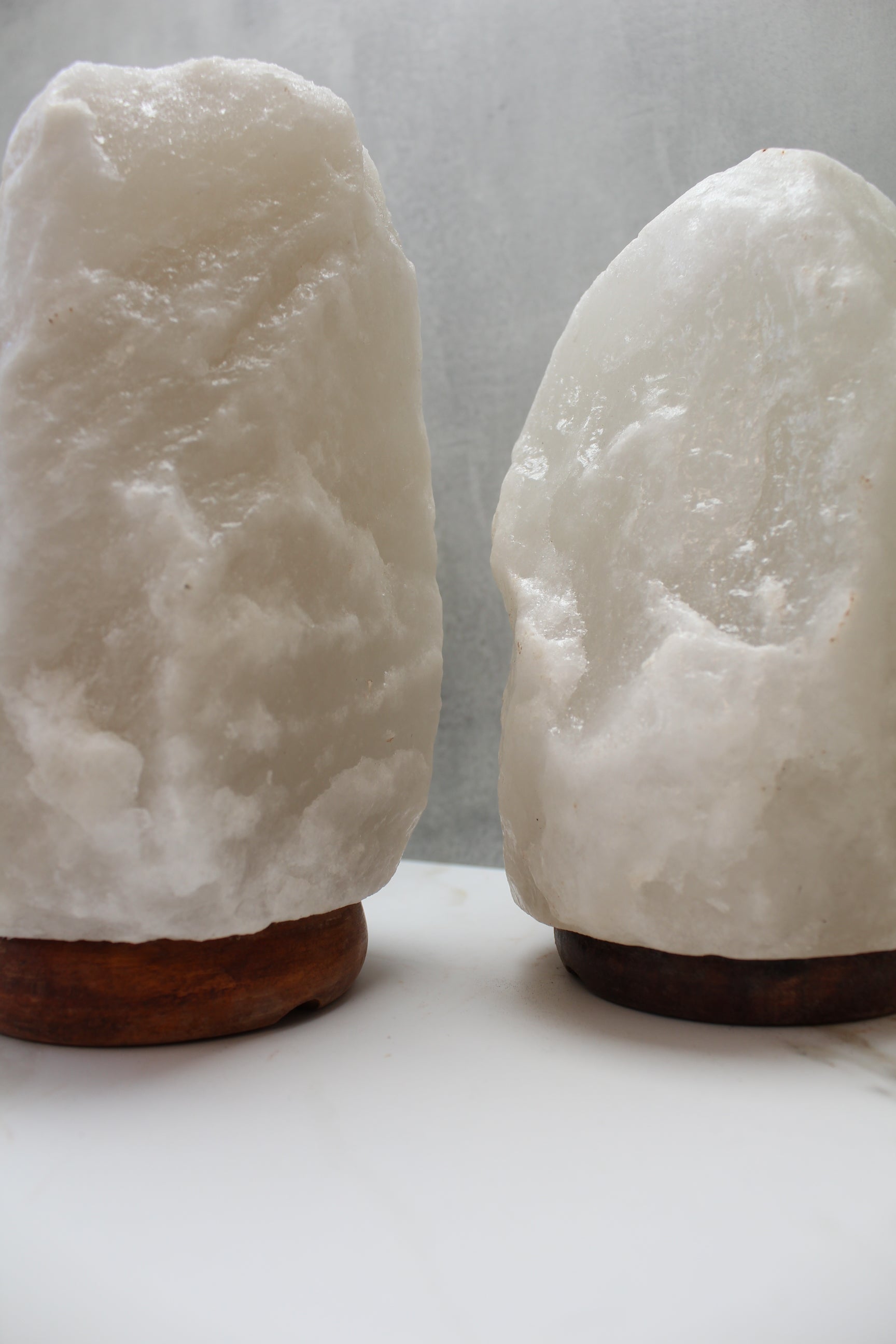 Himalaya saltlampe i naturlig hvid farve, 2–3 kg