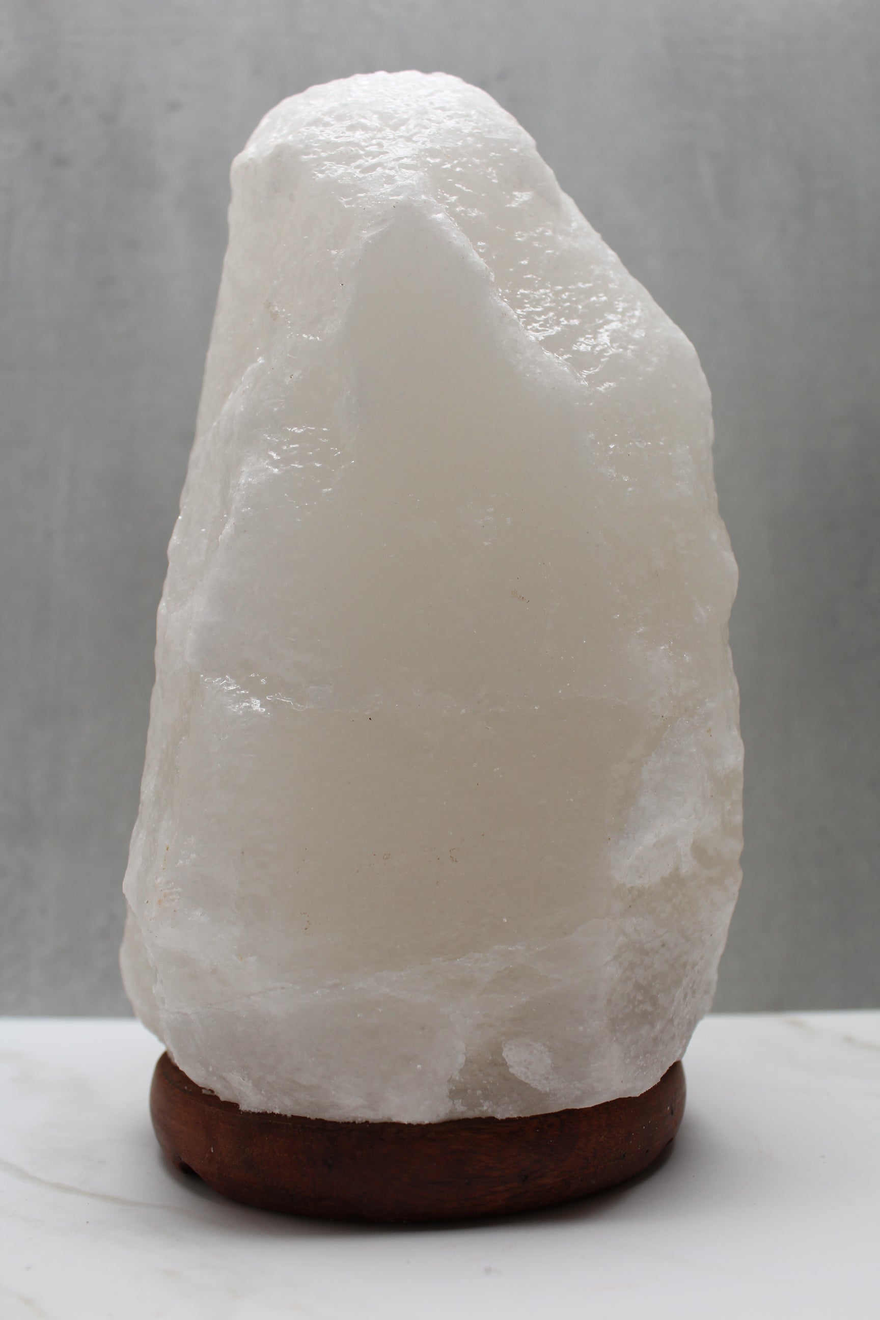 Himalaya saltlampe i naturlig hvid farve, 4–6 kg