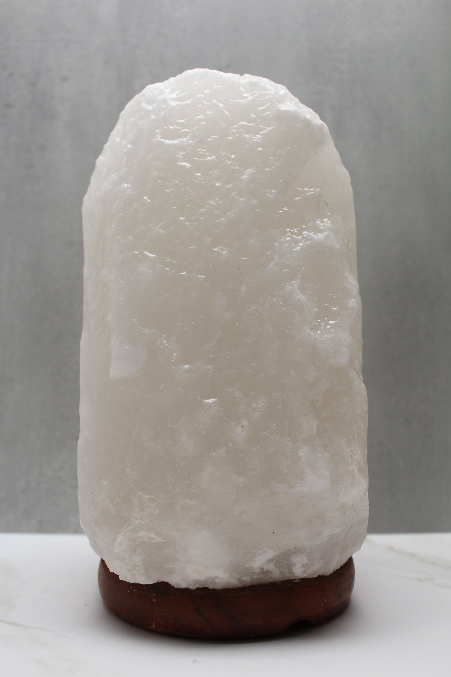 Himalaya saltlampe i naturlig hvid farve, 4–6 kg